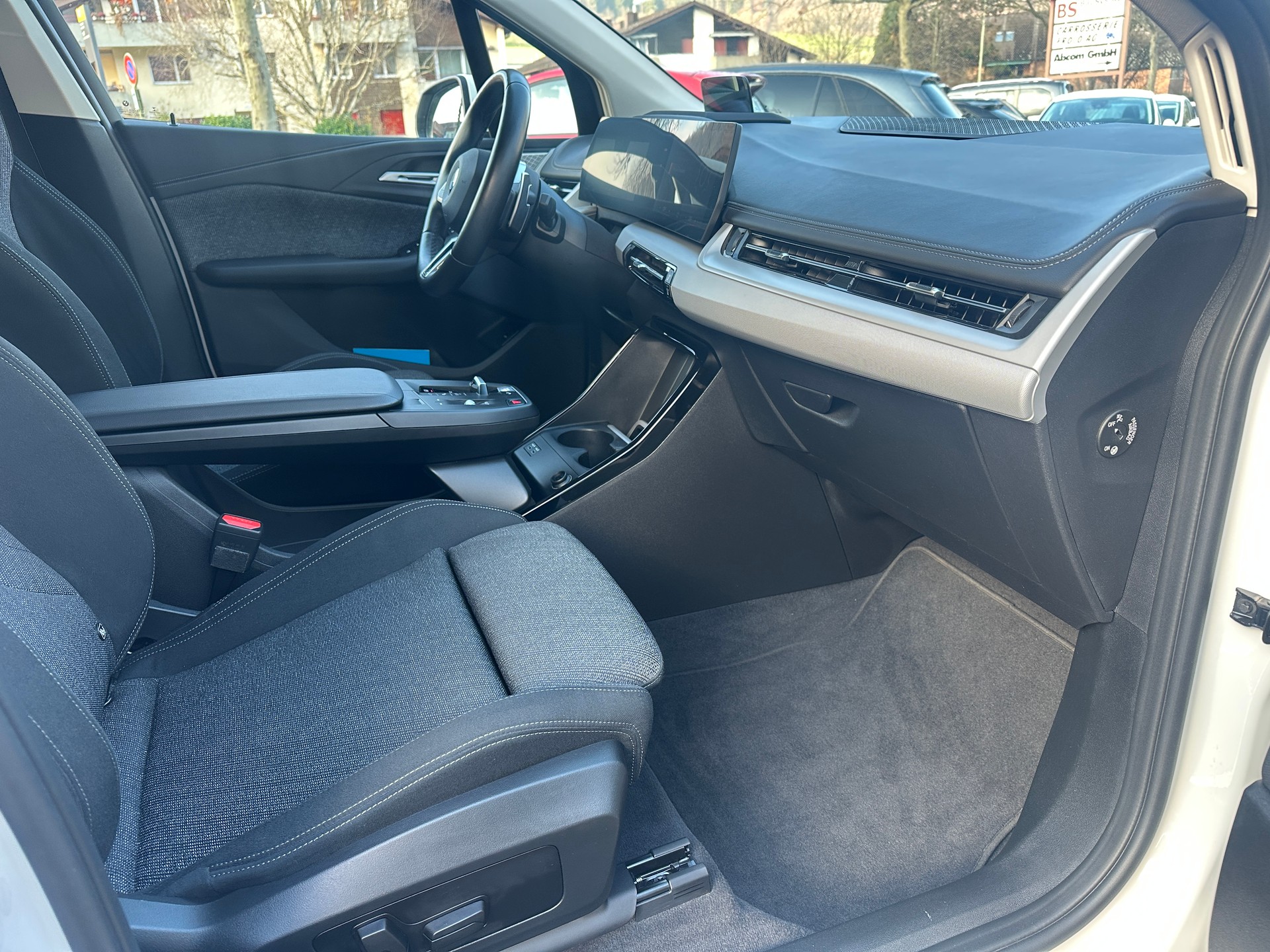 BMW 218d Active Tourer DKG-image-12