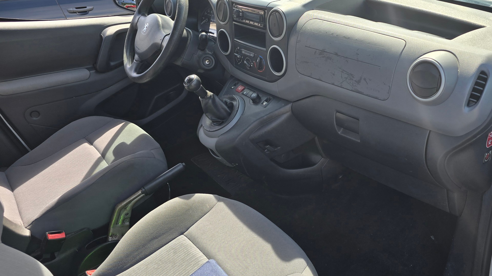 PEUGEOT Partner 1.6 Family-image-7