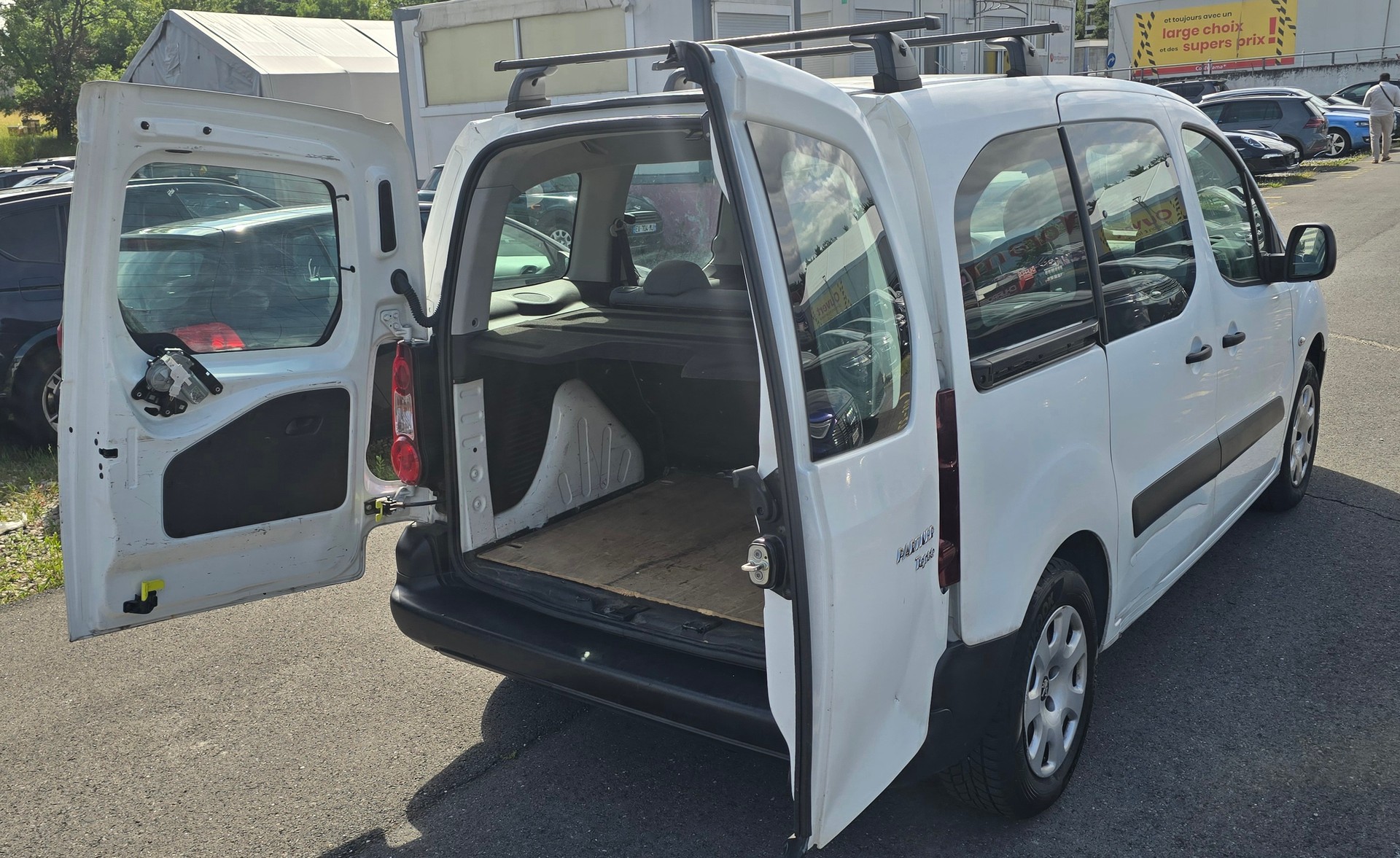 PEUGEOT Partner 1.6 Family-image-5