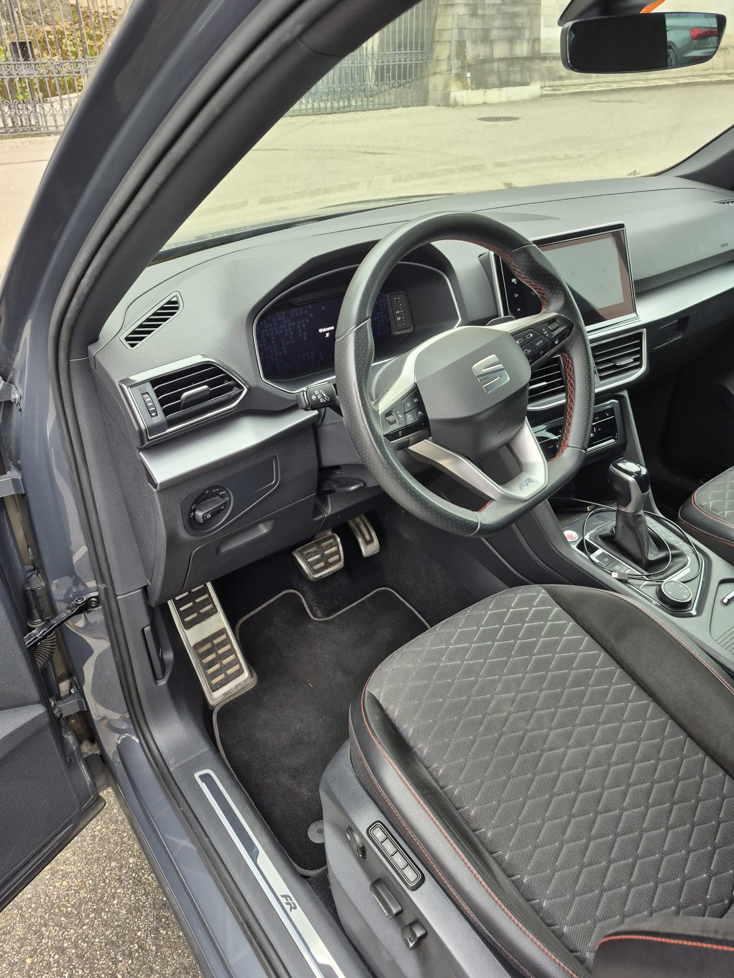 SEAT 2.0 TSI Hola FR 4Drive DSG-image-15