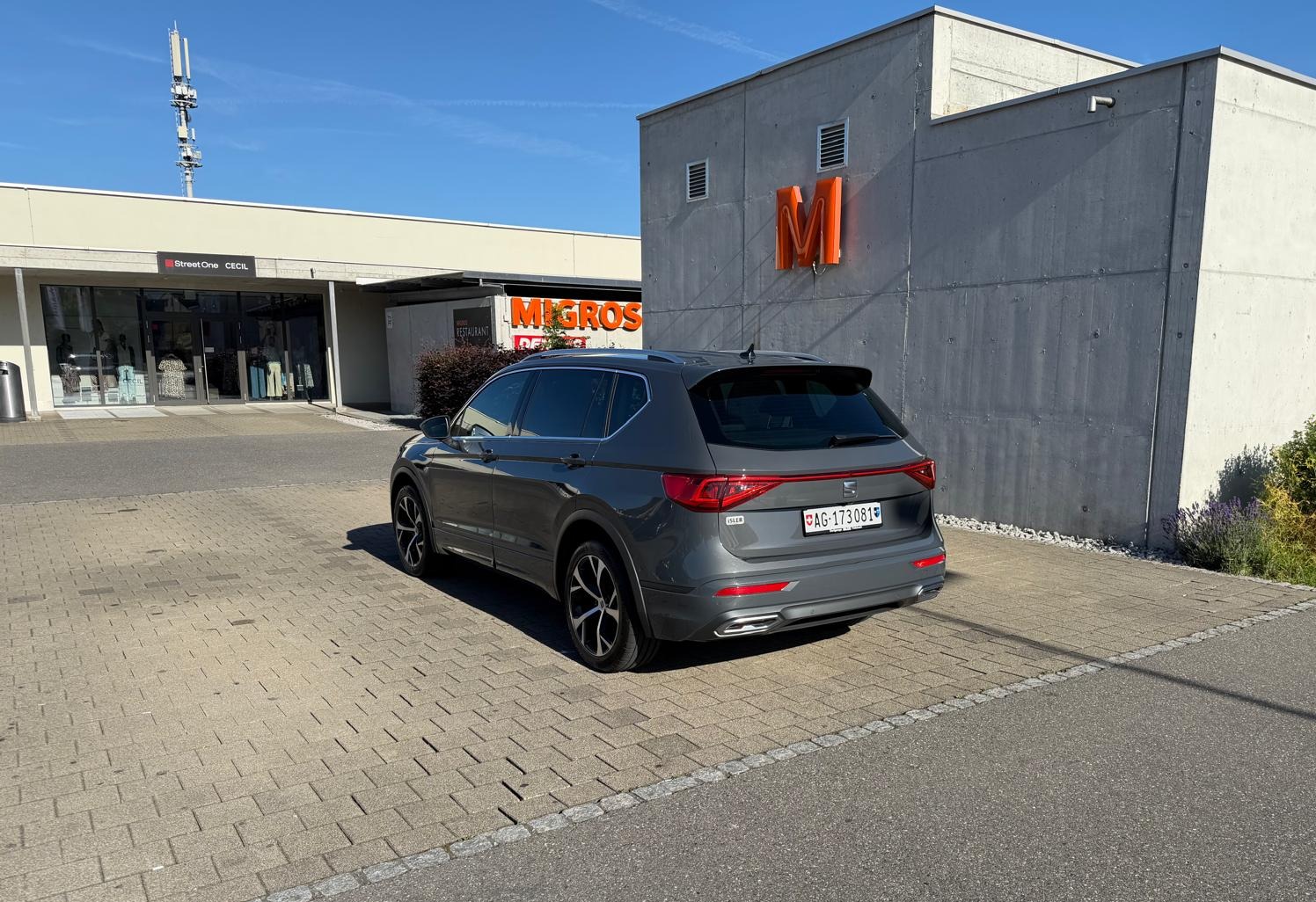 SEAT 2.0 TSI Hola FR 4Drive DSG-image-2