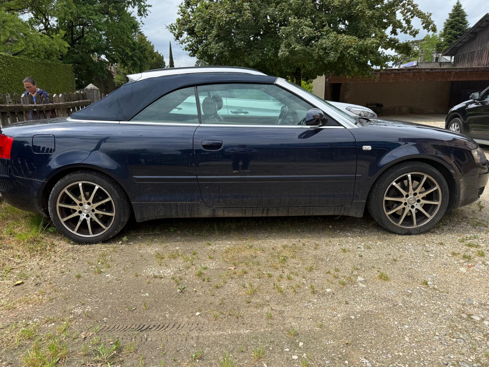 AUDI A4 Cabriolet 1.8 Turbo-image-2