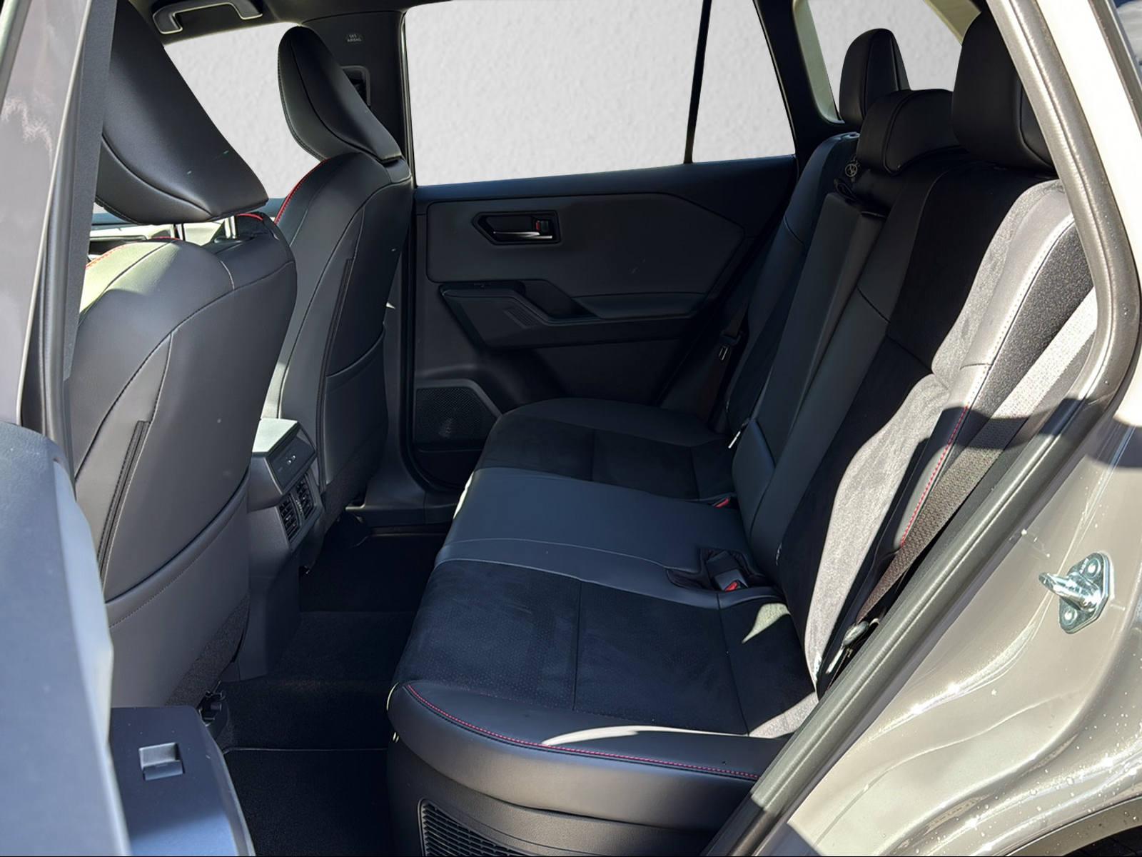 TOYOTA RAV4 2.5 HEV GR Sport-image-6