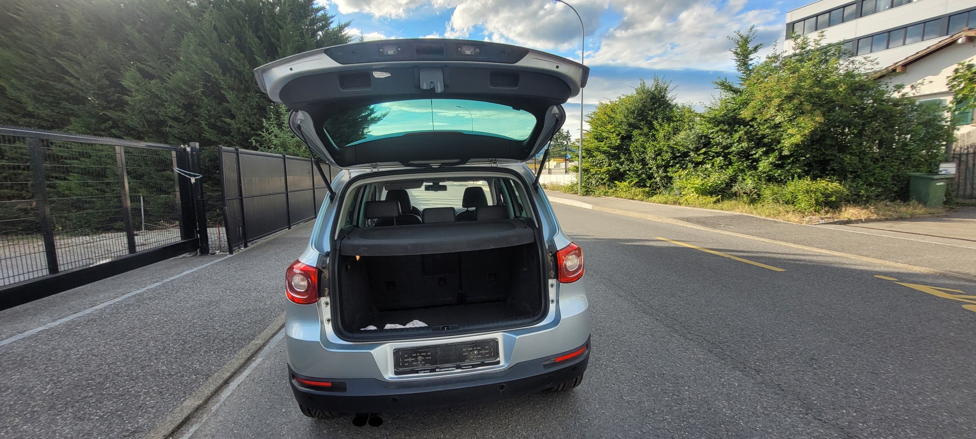 VW Tiguan 2.0 TSI Sport&Style-image-6