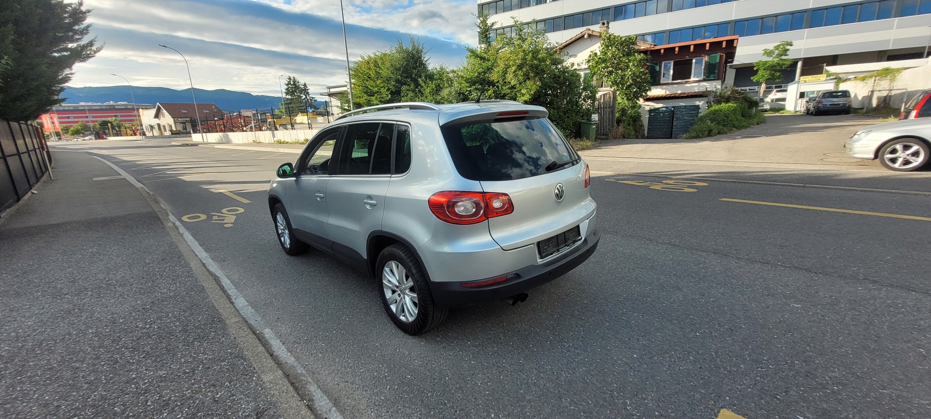 VW Tiguan 2.0 TSI Sport&Style-image-5