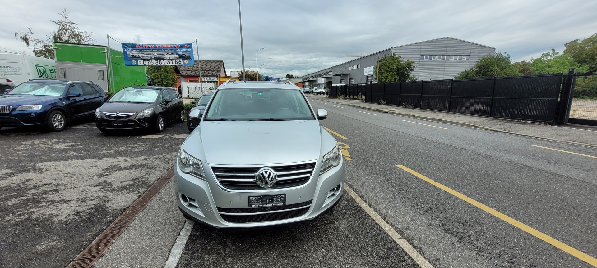 VW Tiguan 2.0 TSI Sport&Style-image-2