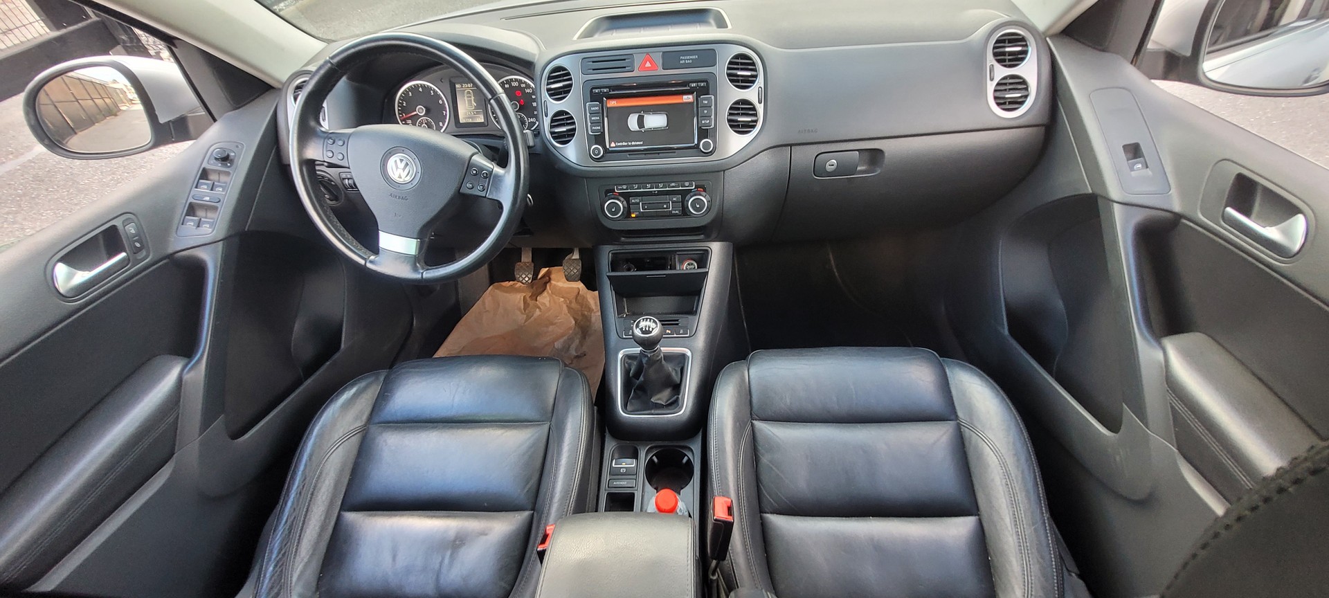 VW Tiguan 2.0 TSI Sport&Style-image-8