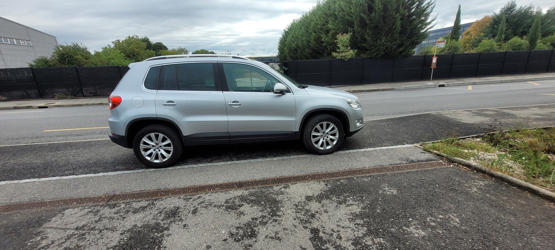 VW Tiguan 2.0 TSI Sport&Style-image-3