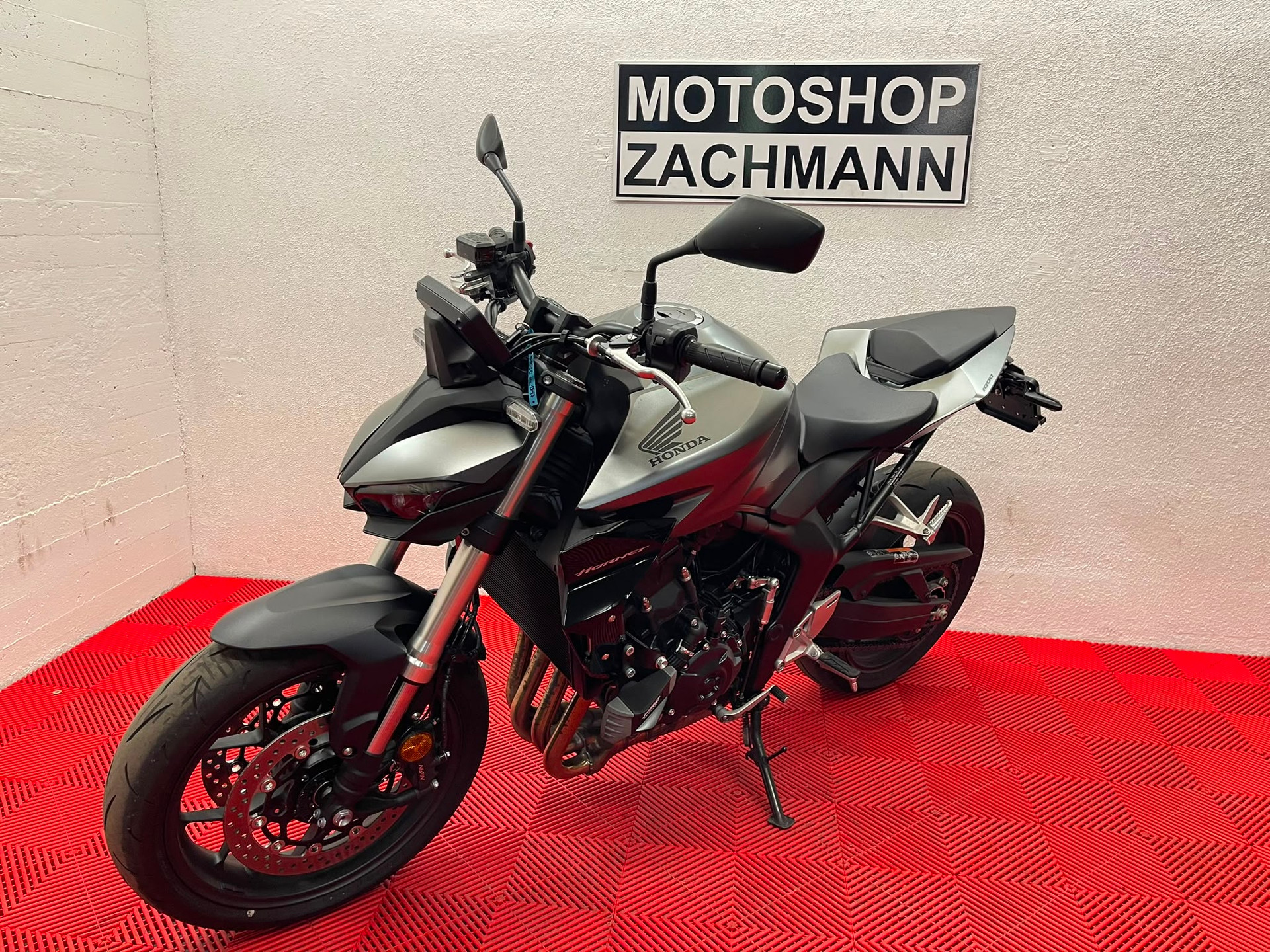 HONDA CB 1000 Hornet-showroom-element-3