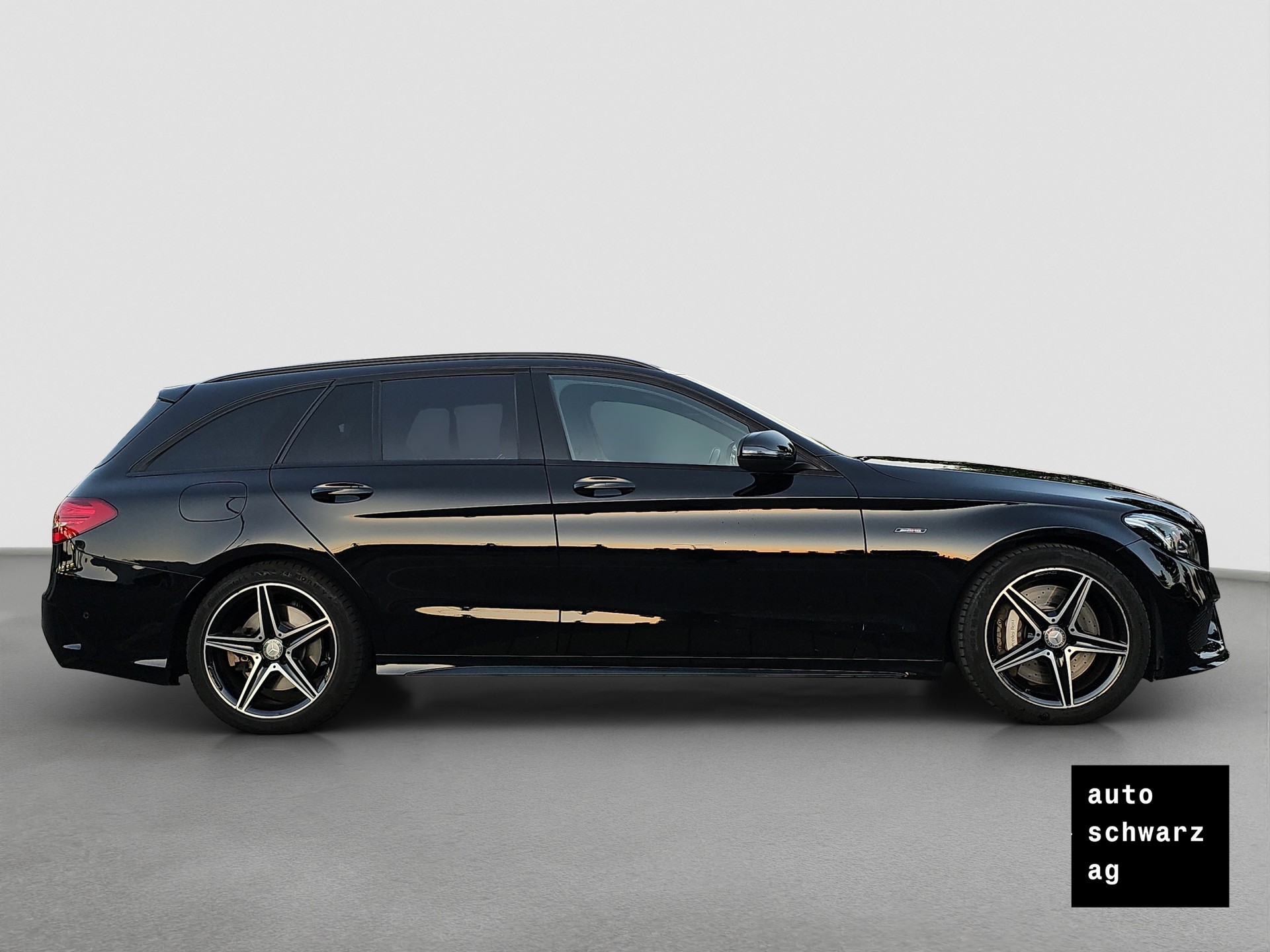 MERCEDES-BENZ C 450 AMG 4Matic 7G-Tronic-showroom-element-3