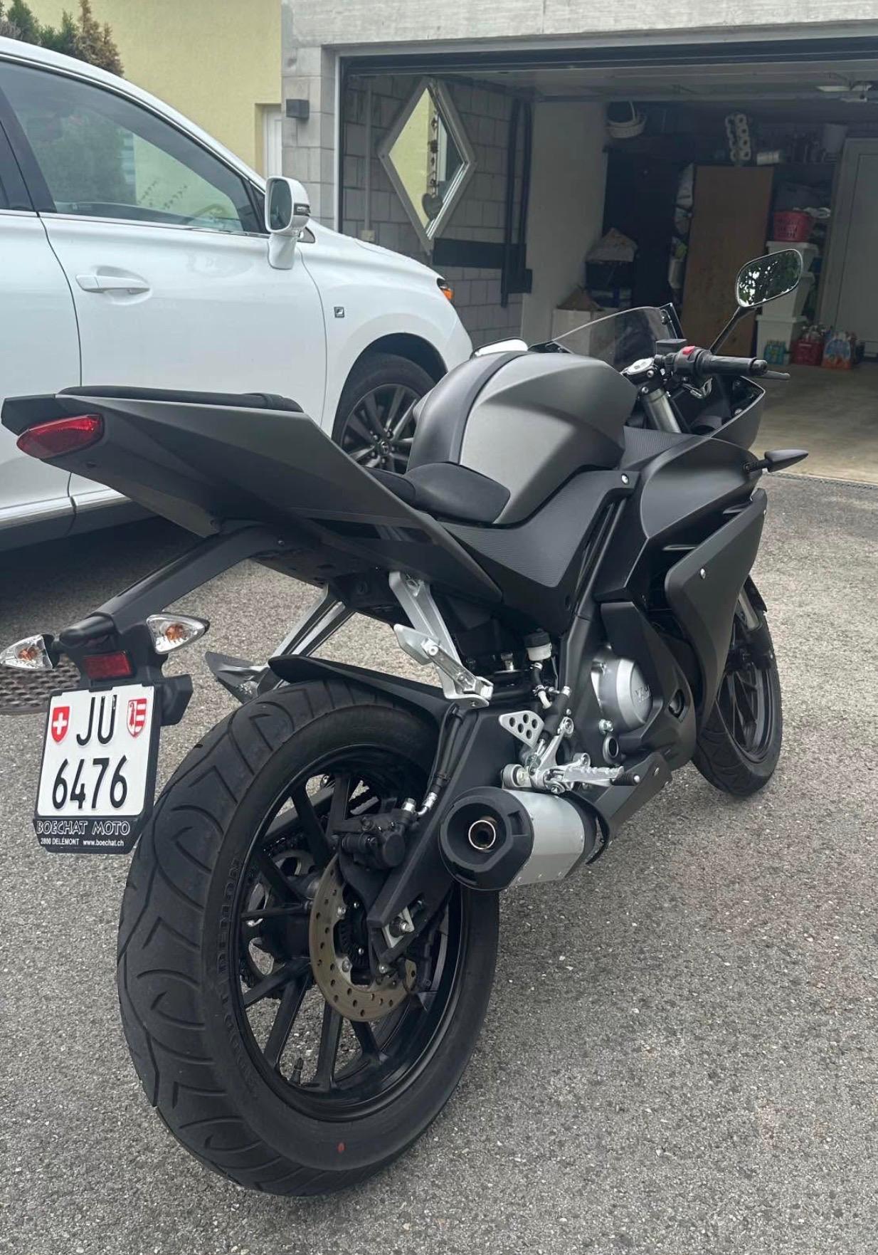 YAMAHA YZF-R 125 ABS-image-2