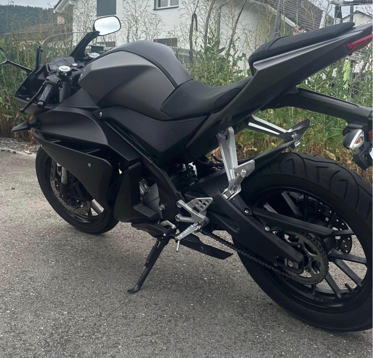 YAMAHA YZF-R 125 ABS-image-4