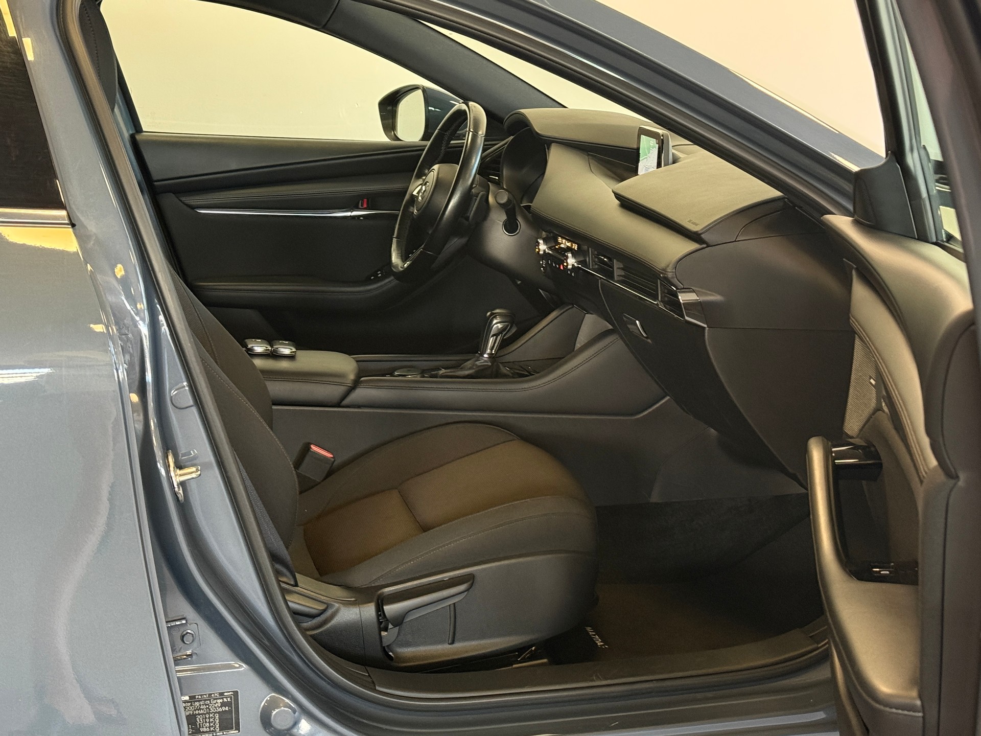 MAZDA 3 Hatchback SKYACTIV-X MHybrid 186 Revolution AWD Automat-image-12
