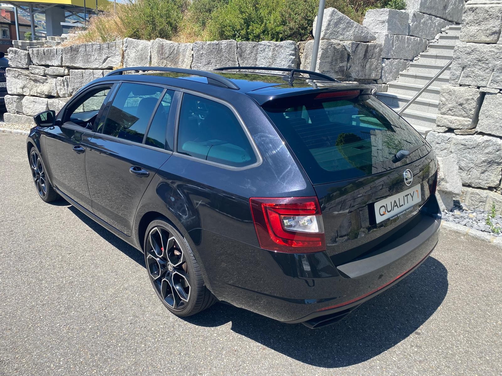 SKODA Octavia Combi 2.0 TSI RS 245 DSG-image-2