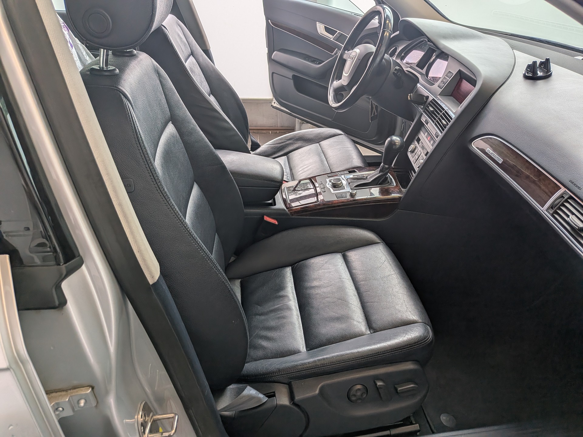 AUDI A6 Limousine 3.0 V6 TDI quattro-image-12