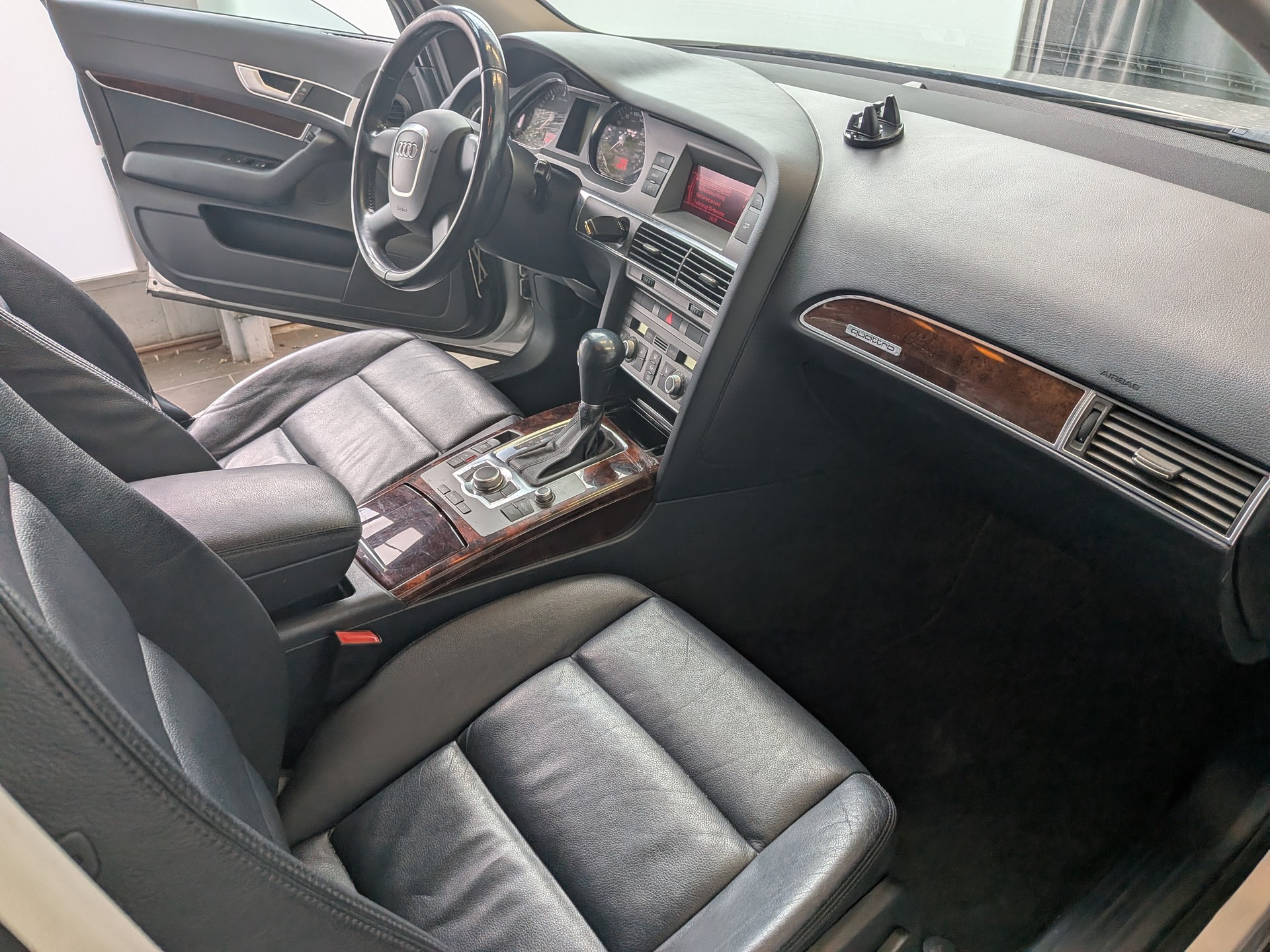 AUDI A6 Limousine 3.0 V6 TDI quattro-image-11