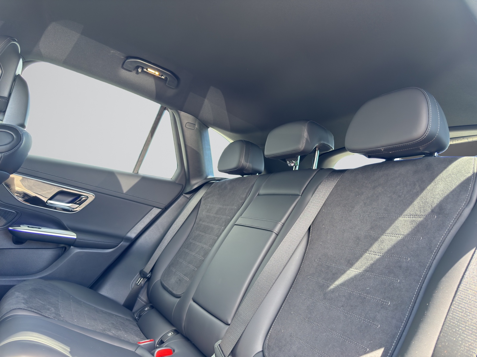 MERCEDES-BENZ GLC 220 d 4Matic 9G-Tronic-image-12