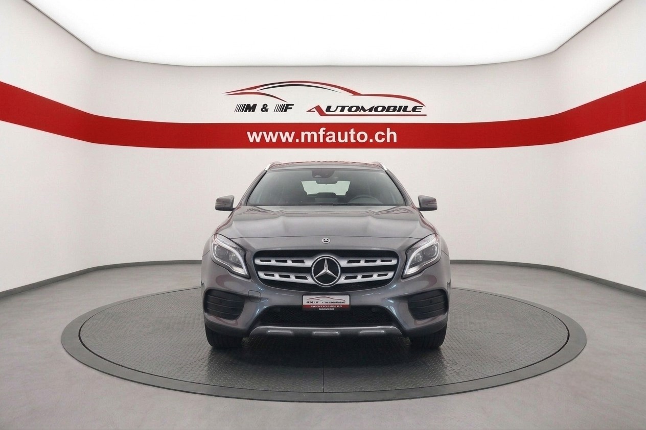 MERCEDES-BENZ GLA 220 d AMG Line 4m-showroom-element-2