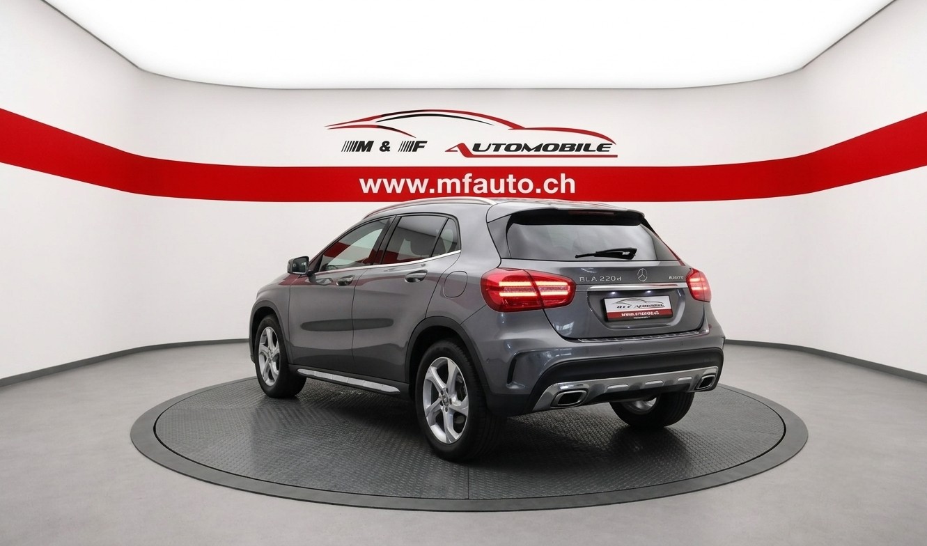 MERCEDES-BENZ GLA 220 d AMG Line 4m-showroom-element-3