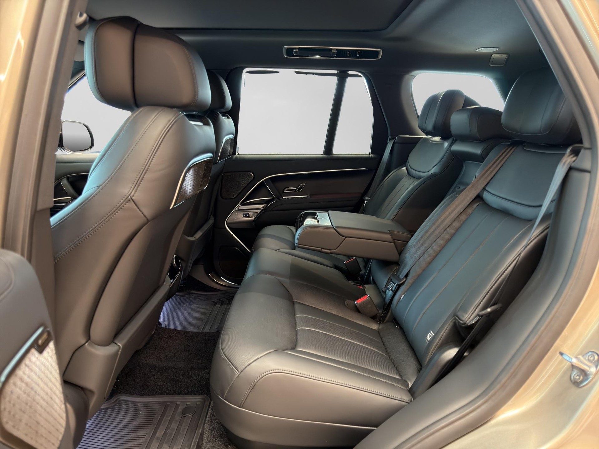 LAND ROVER Range Rover 4.4 V8 Autobiography-image-6