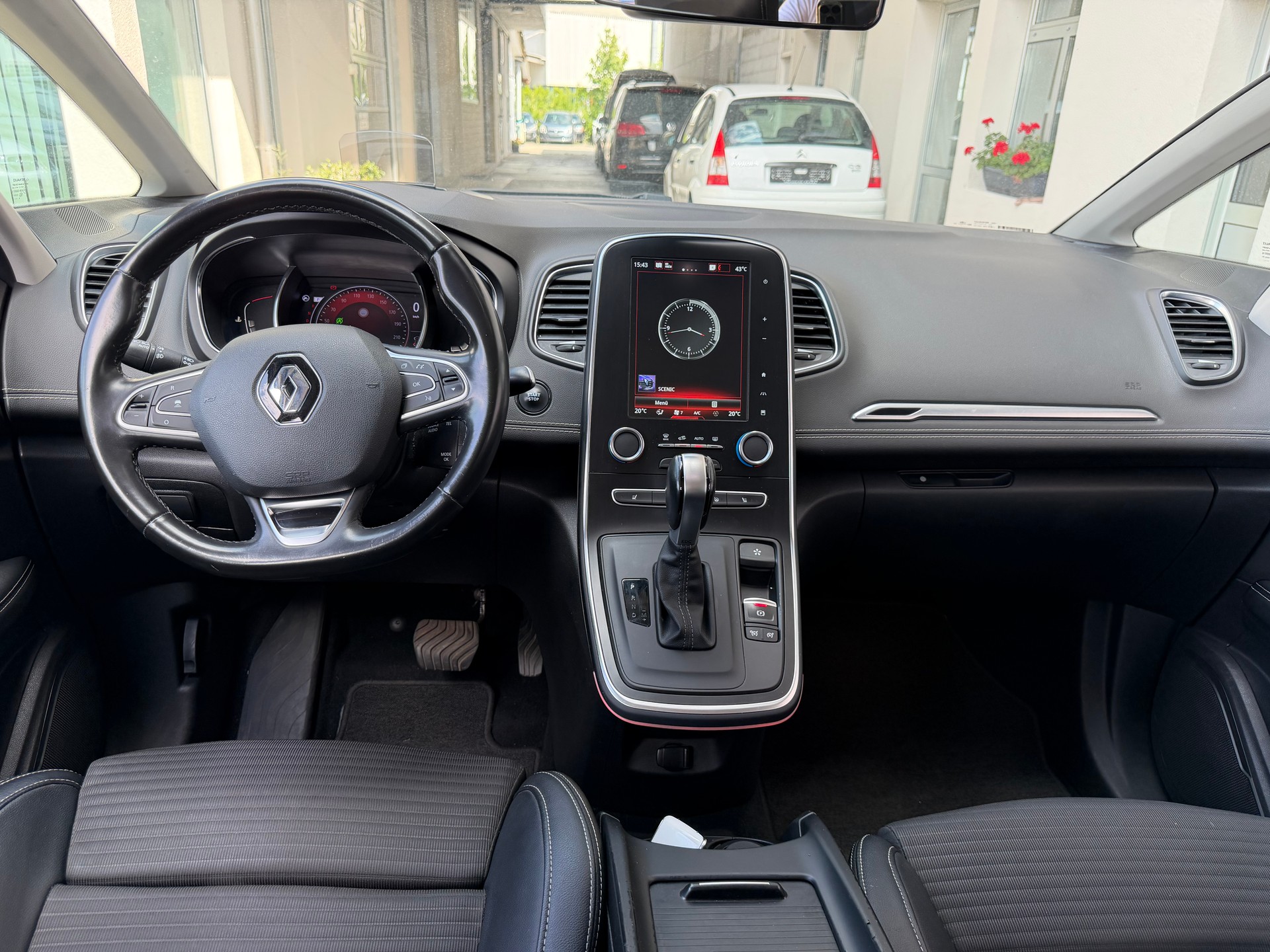 RENAULT Grand Scénic 1.3 16V Turbo Intens EDC-image-9