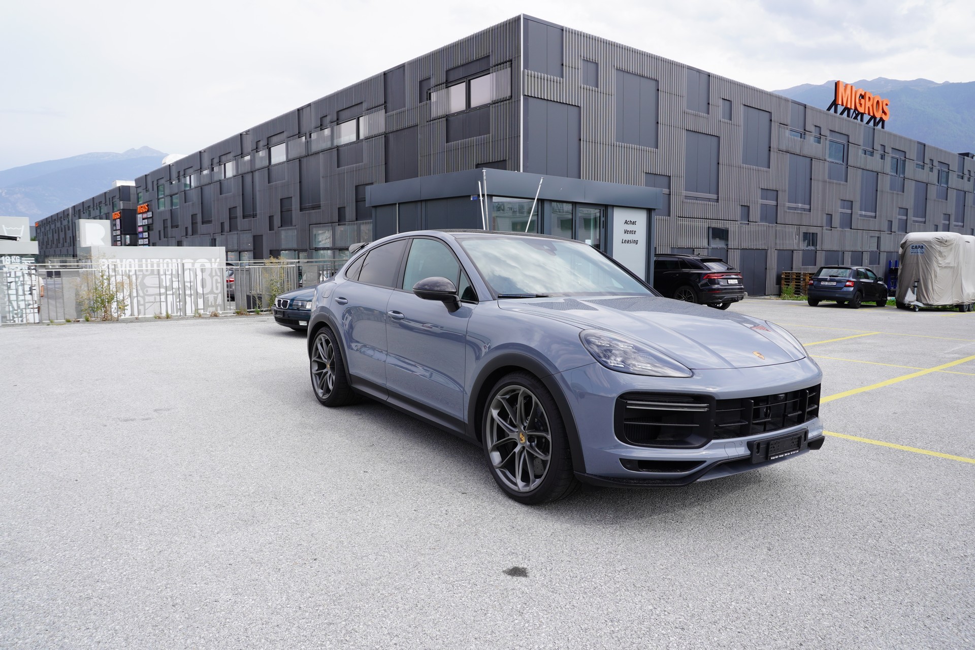 PORSCHE Cayenne Turbo GT-showroom-element-2