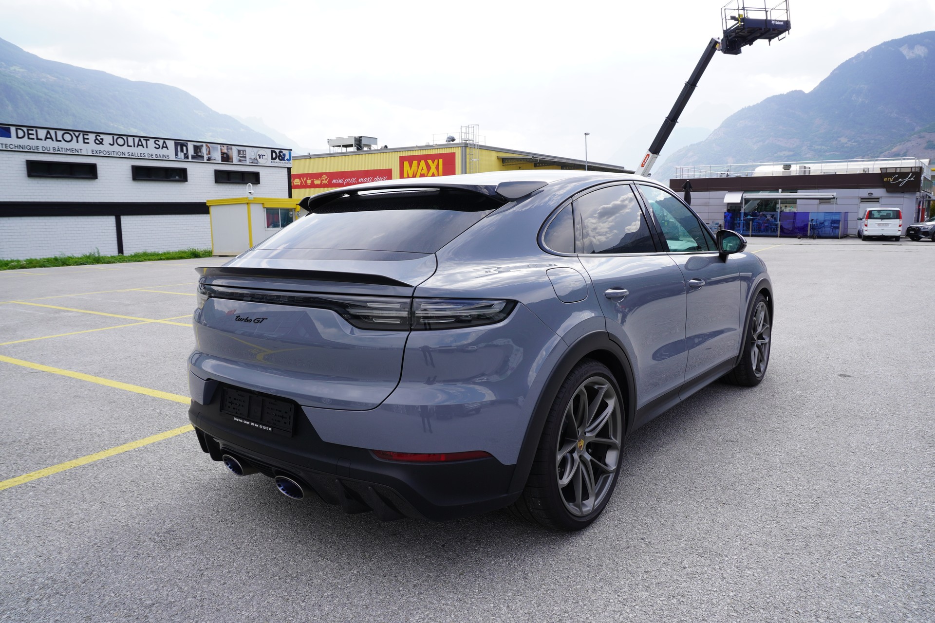 PORSCHE Cayenne Turbo GT-showroom-element-3