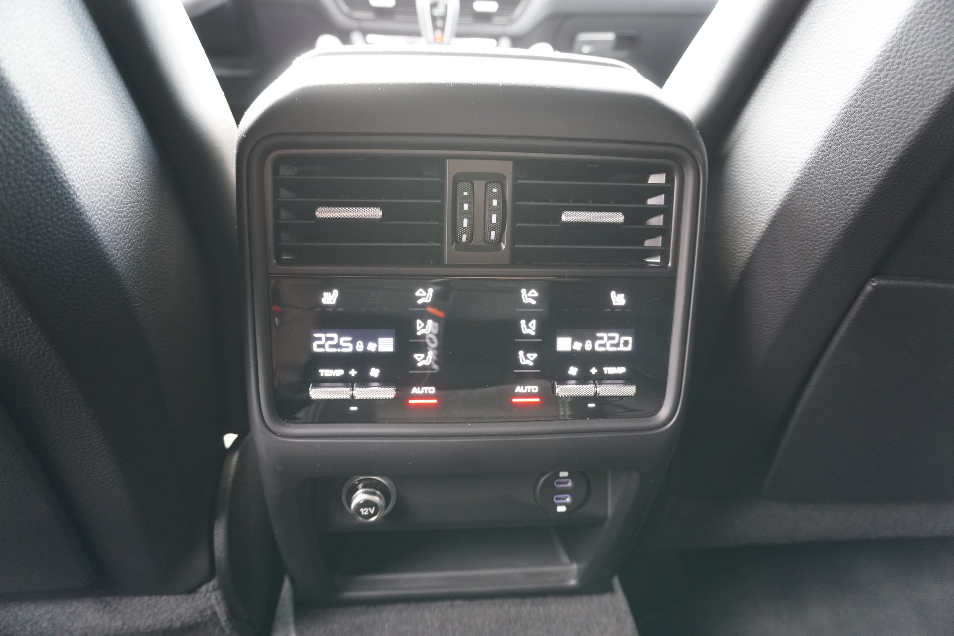 PORSCHE Cayenne Turbo GT-image-15