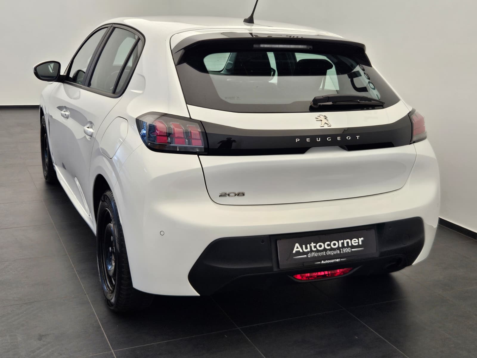 PEUGEOT 208 1.2 PureTech Active Pack-image-8