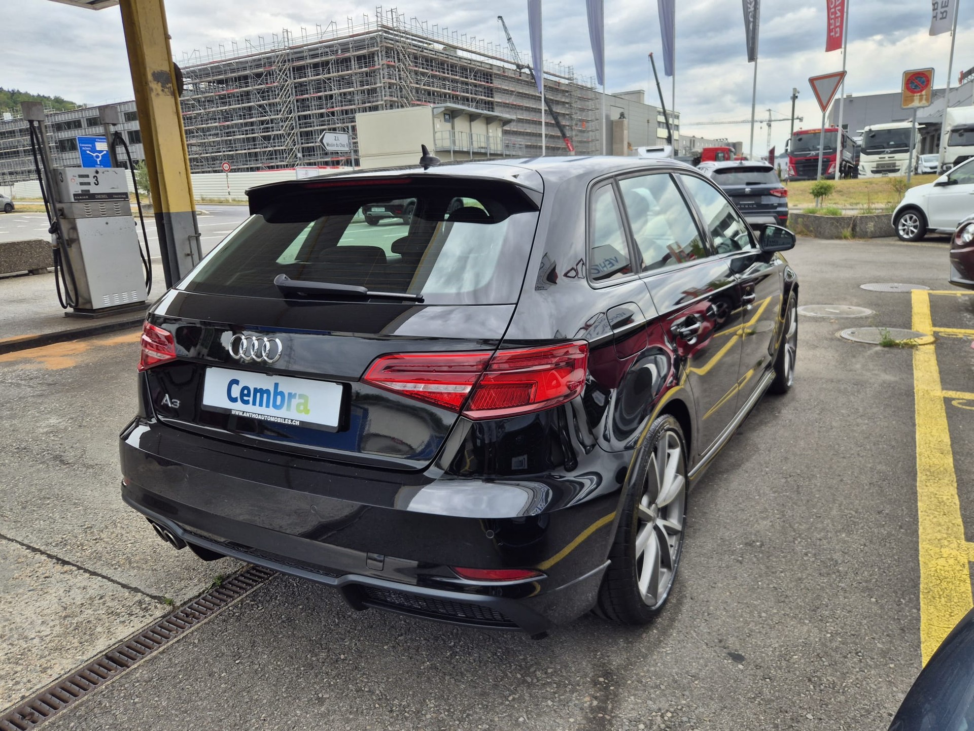AUDI A3 Sportback 1.5 TFSI S-Tronic Sport S-Line-image-4