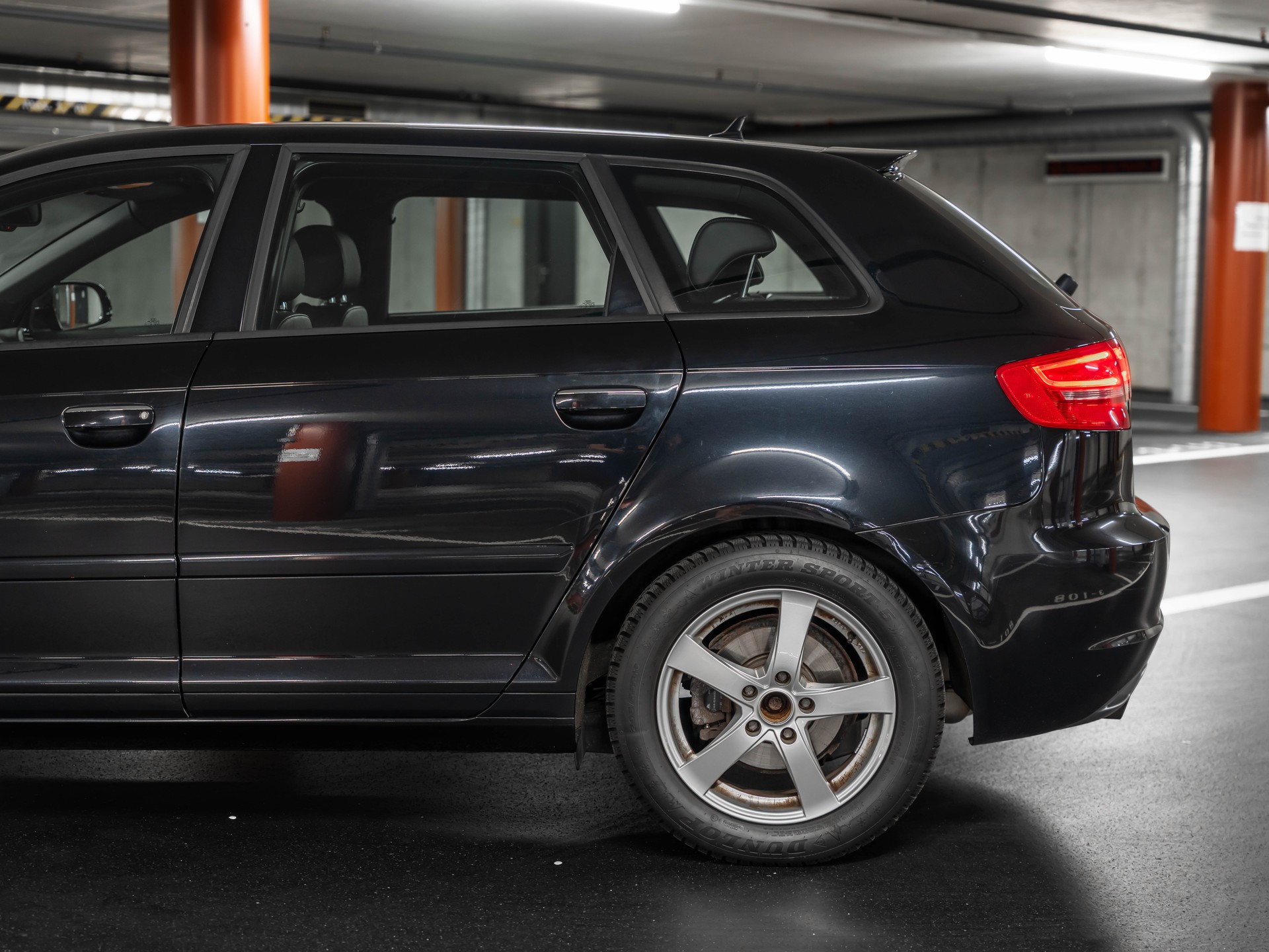 AUDI A3 Sportback 2.0 TFSI Ambition quattro S-tronic-image-4