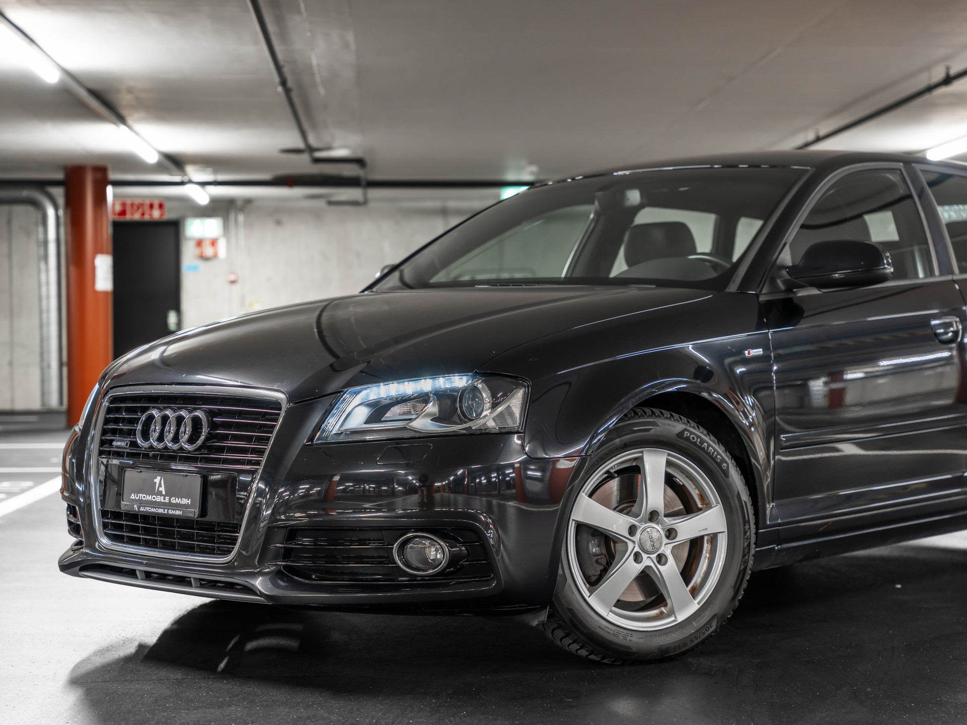 AUDI A3 Sportback 2.0 TFSI Ambition quattro S-tronic-showroom-element-1