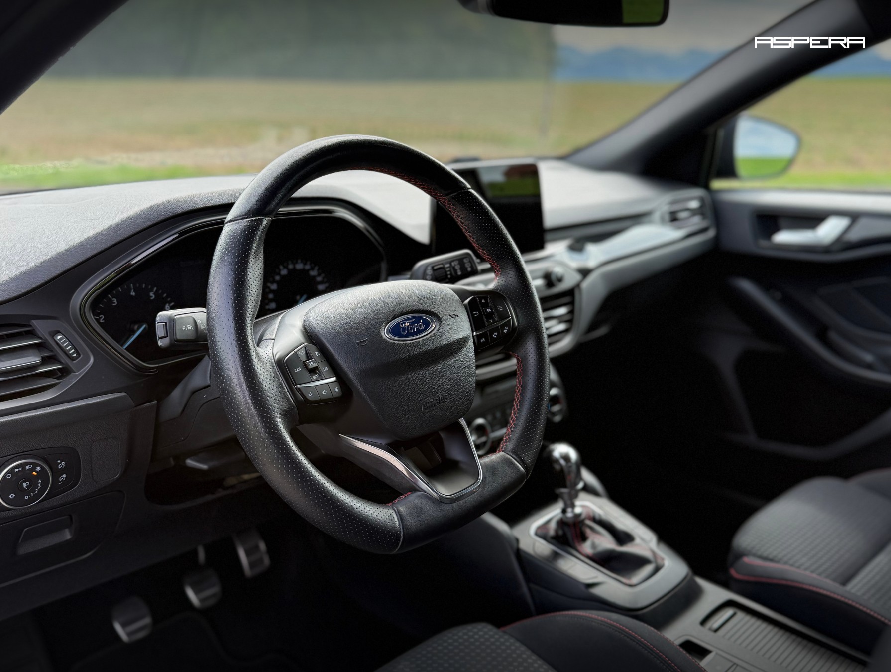 FORD Focus 1.0 SCTi ST Line-image-9