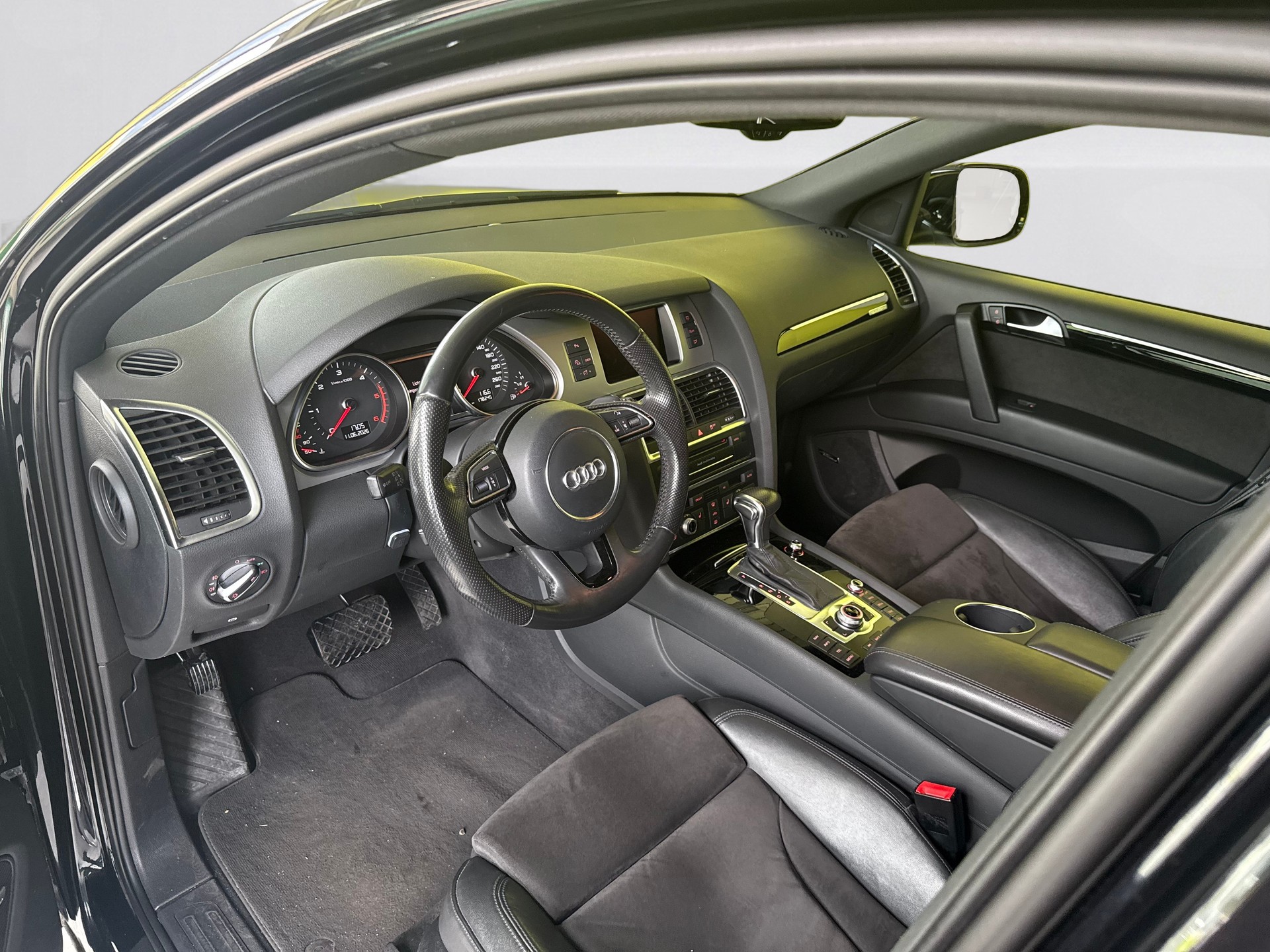 AUDI Q7 3.0 TDI quattro tiptronic-image-7