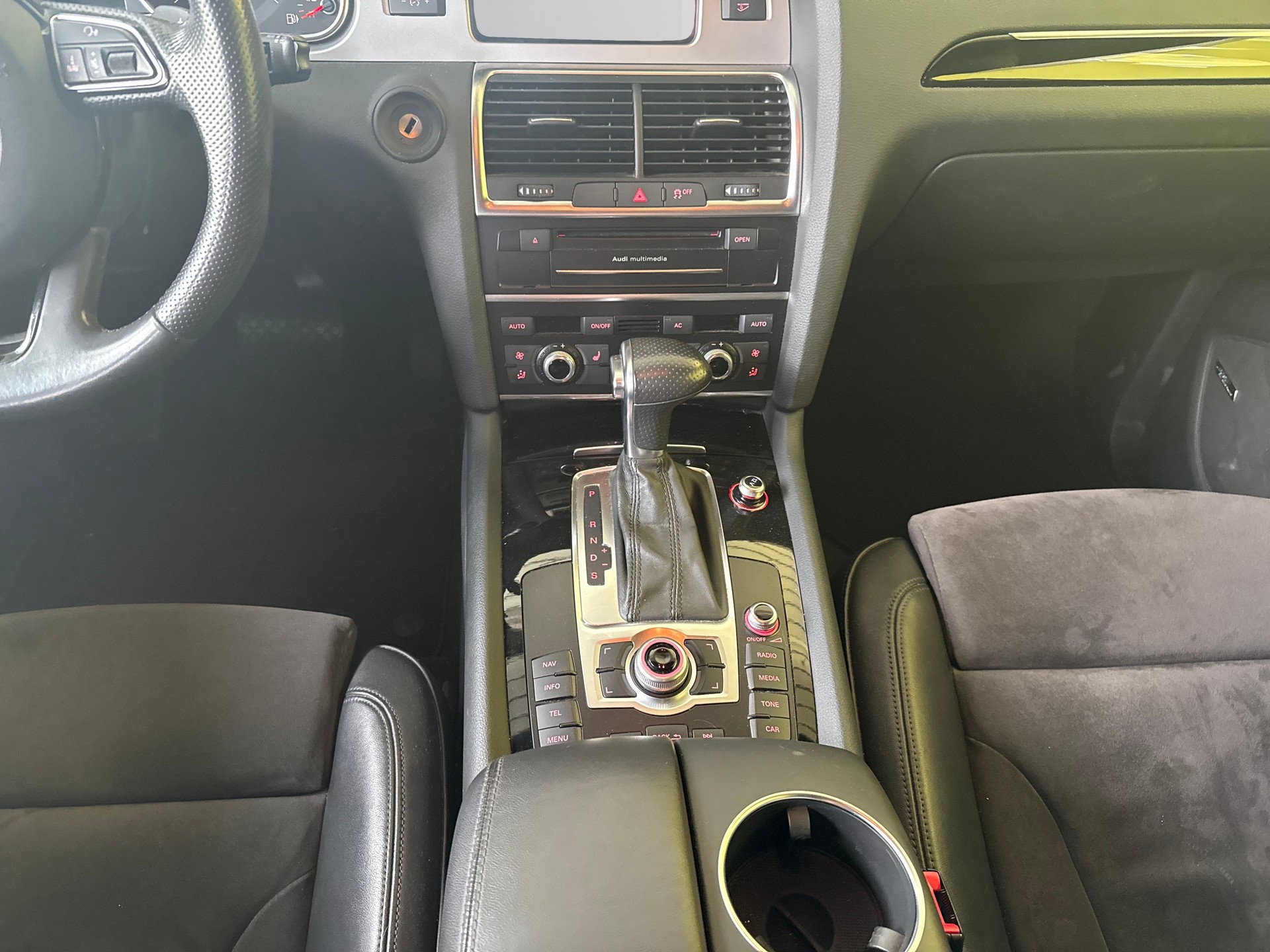AUDI Q7 3.0 TDI quattro tiptronic-image-10