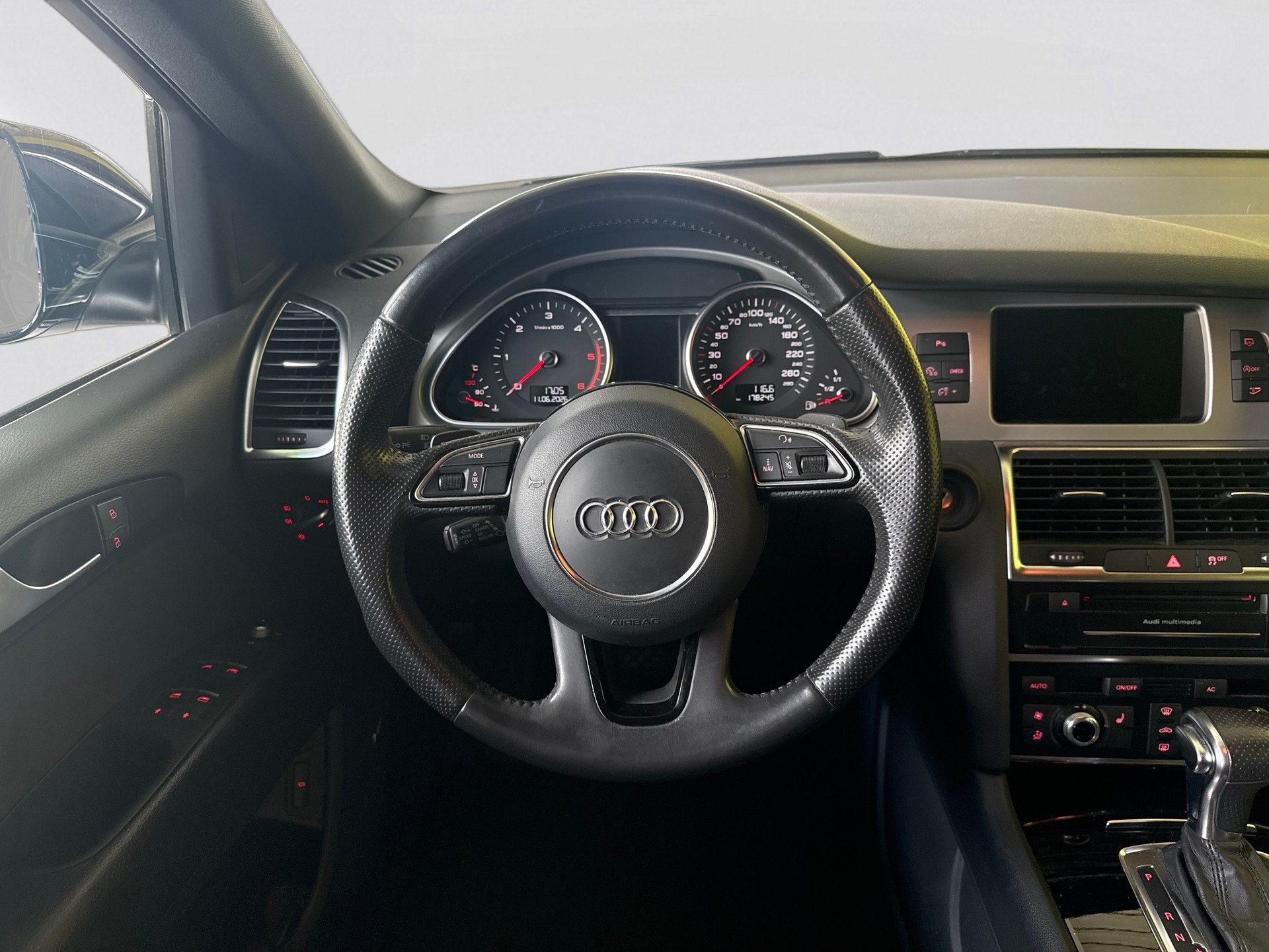AUDI Q7 3.0 TDI quattro tiptronic-image-11