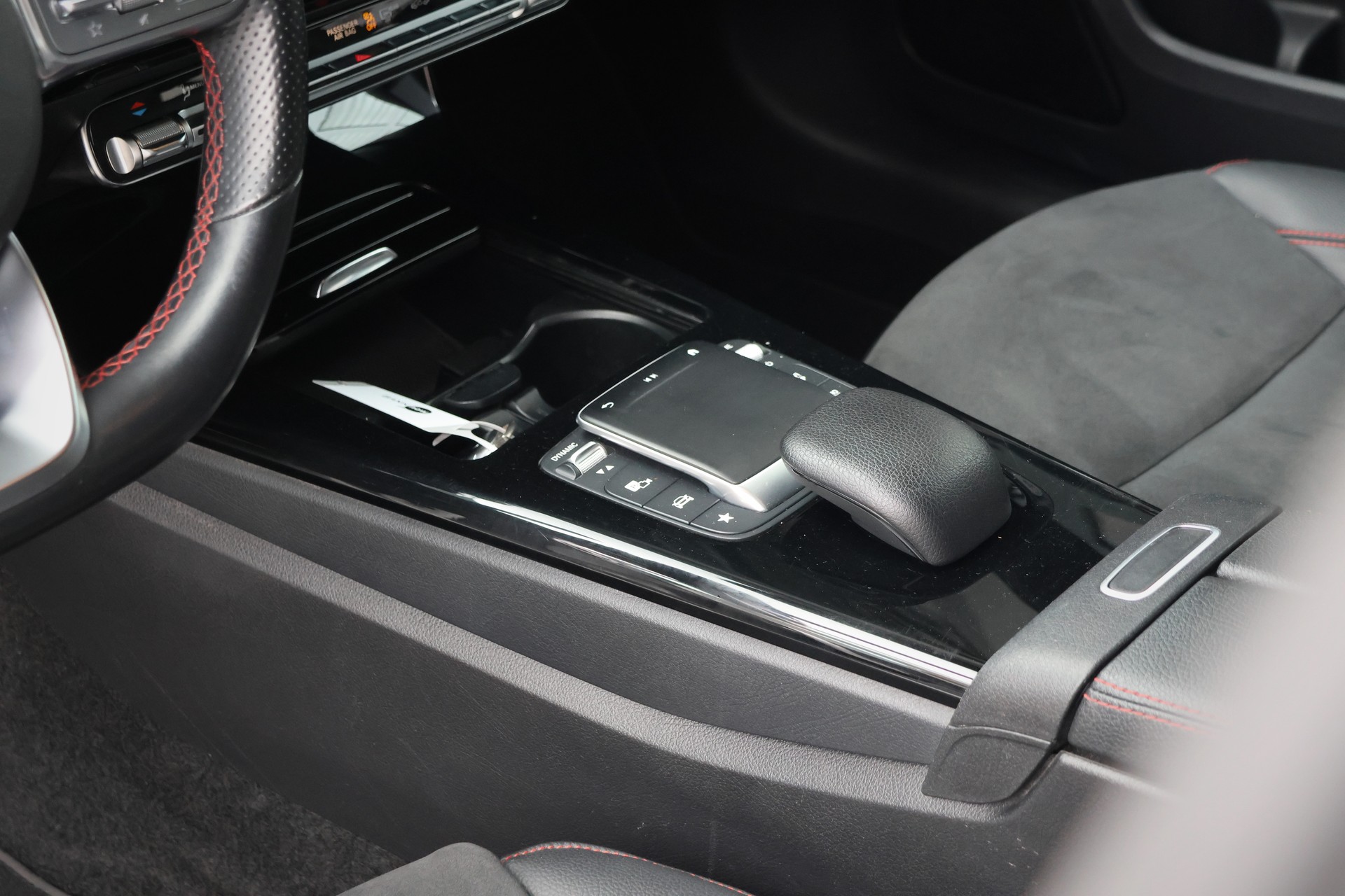 MERCEDES-BENZ A 250e AMG Line 8G-DCT (CH)-image-10