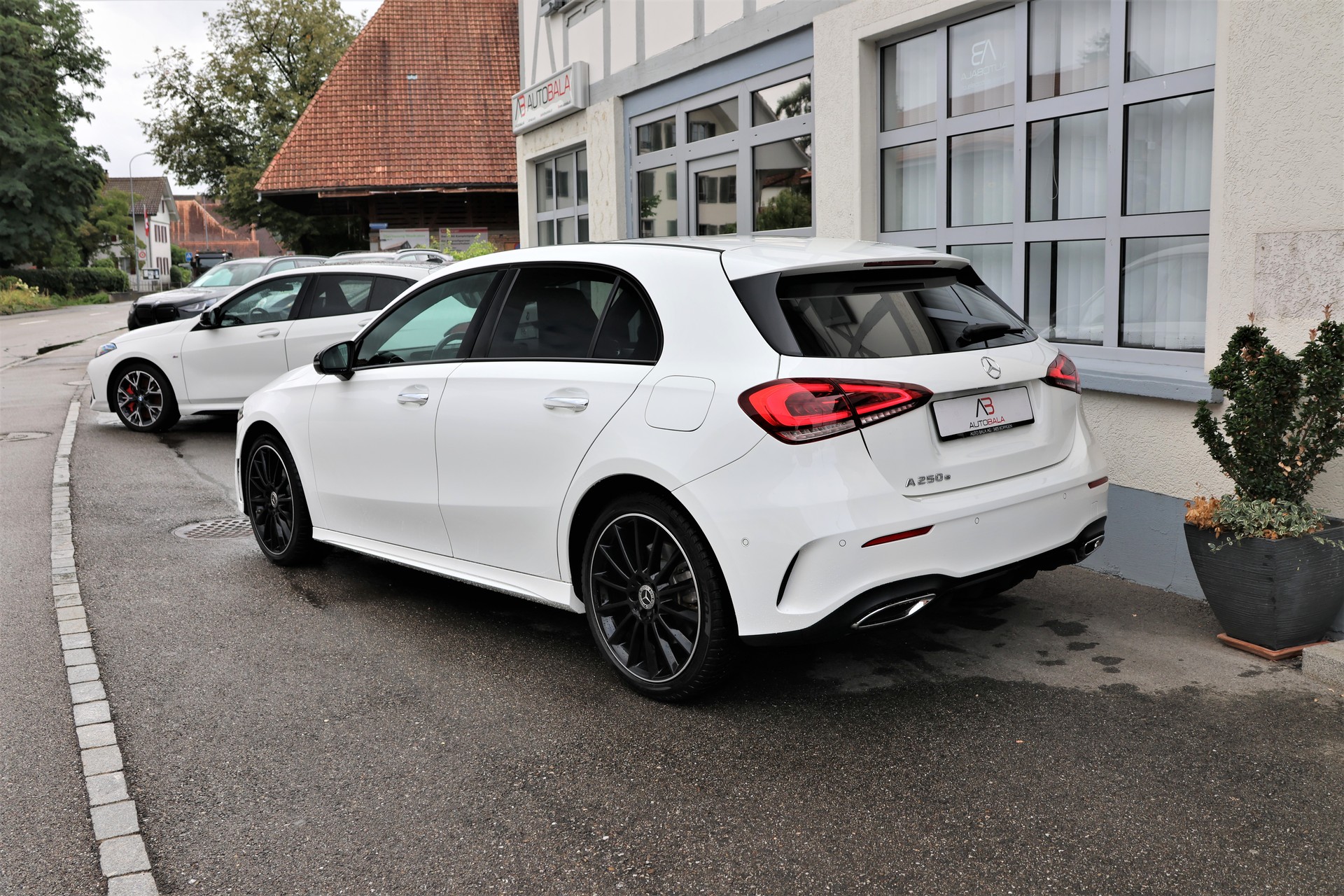 MERCEDES-BENZ A 250e AMG Line 8G-DCT (CH)-image-6