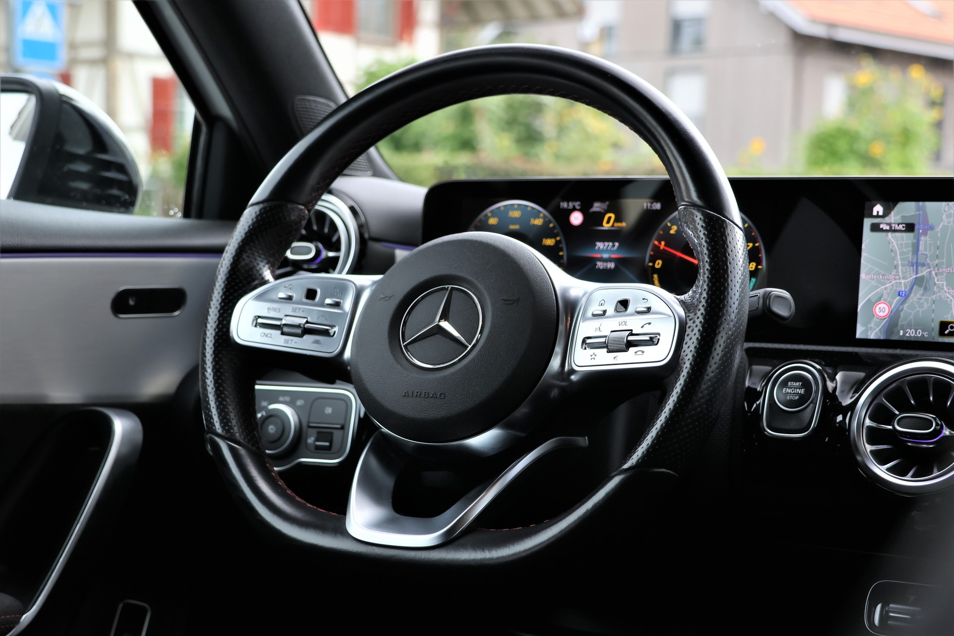 MERCEDES-BENZ A 250e AMG Line 8G-DCT (CH)-image-13