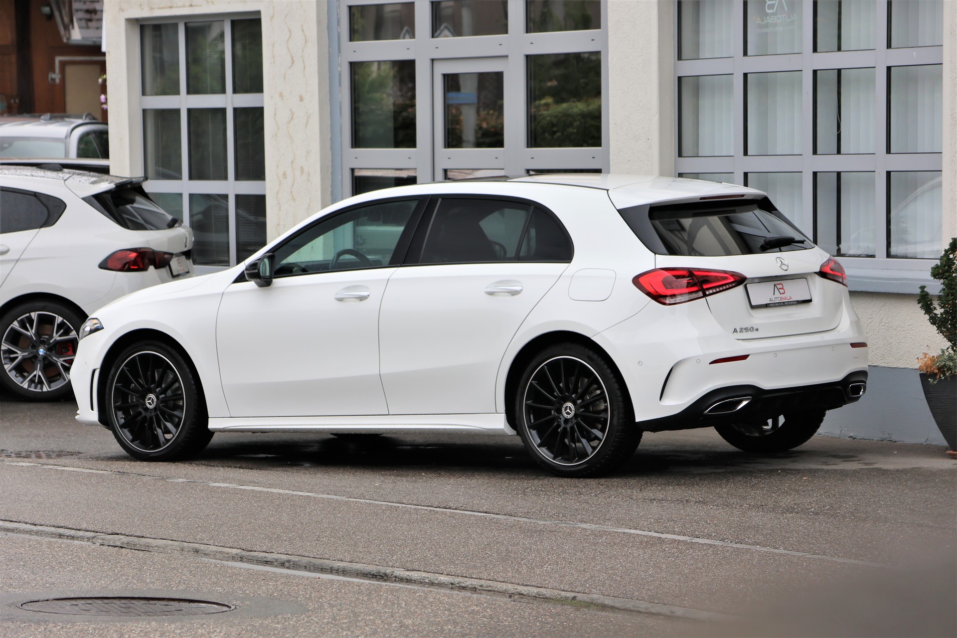 MERCEDES-BENZ A 250e AMG Line 8G-DCT (CH)-image-4