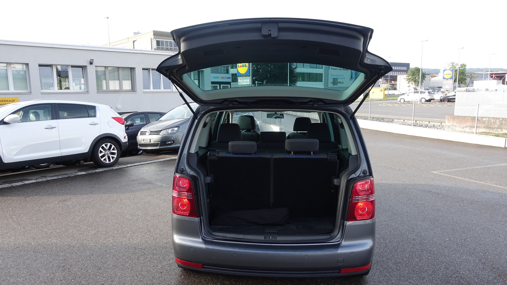 VW Touran 1.4 TSI Conceptline-image-12