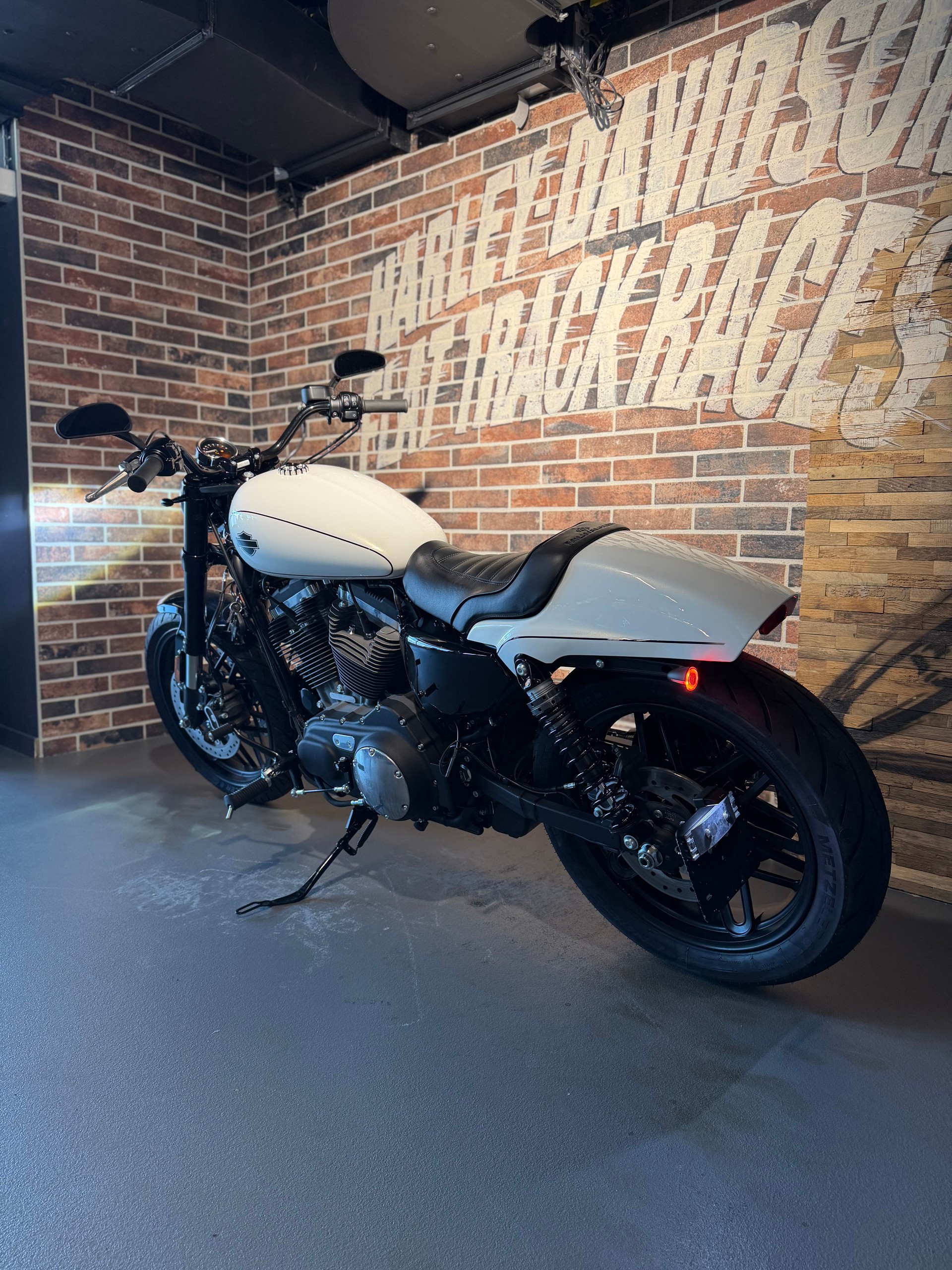 HARLEY-DAVIDSON XL 1200 CX Sportster Roadster ABS-image-4
