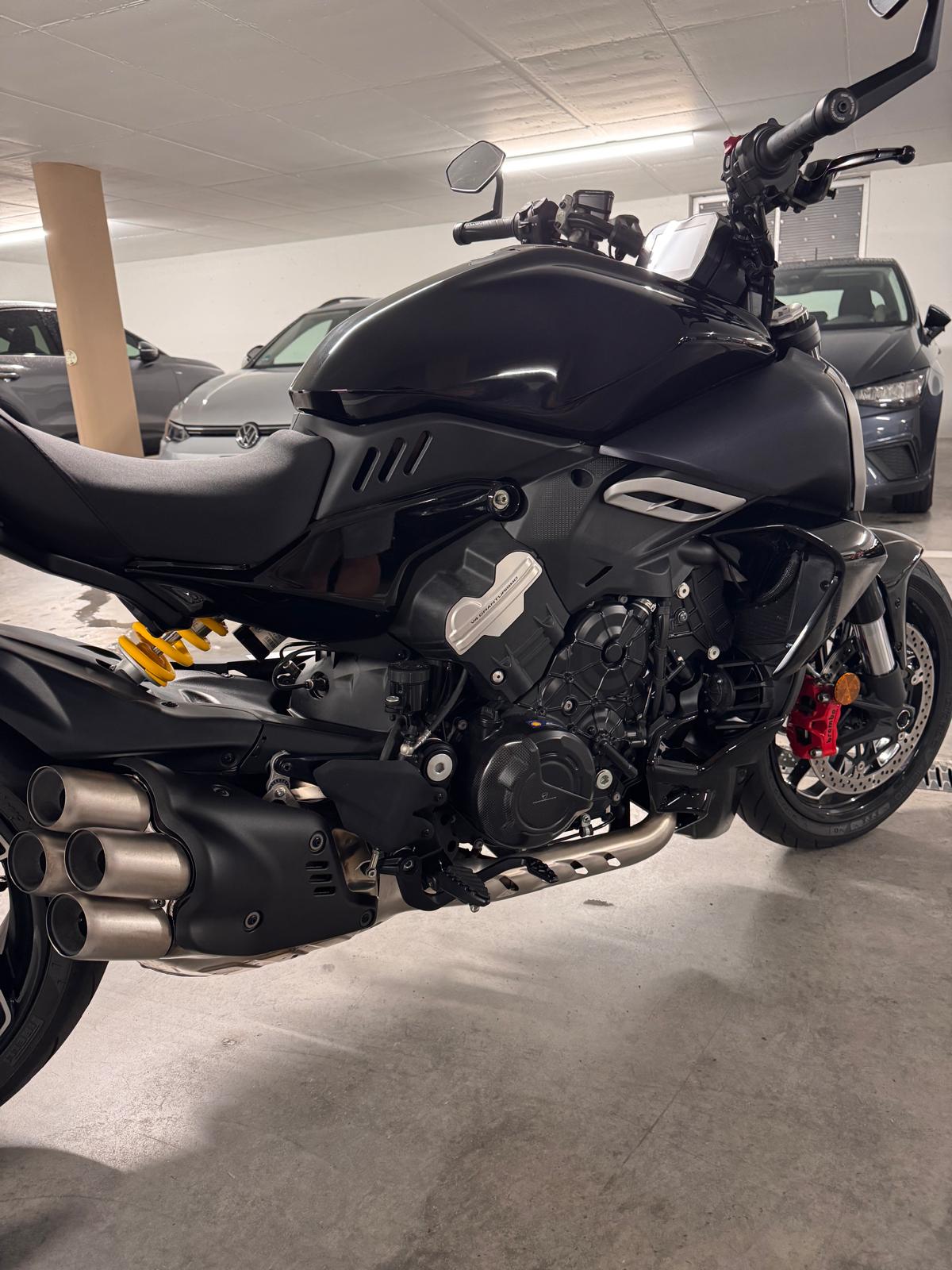 DUCATI Diavel V4-image-4