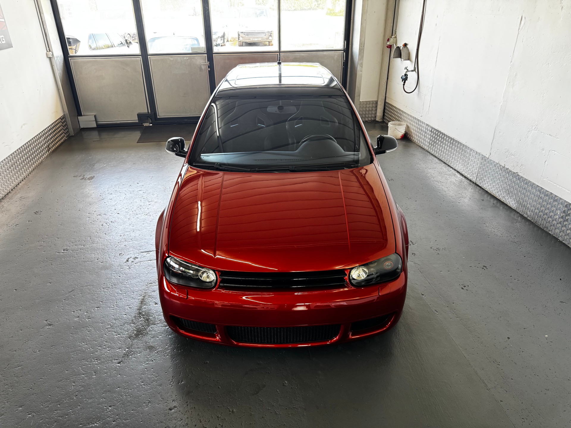 VW Golf R32 4Motion-showroom-element-2