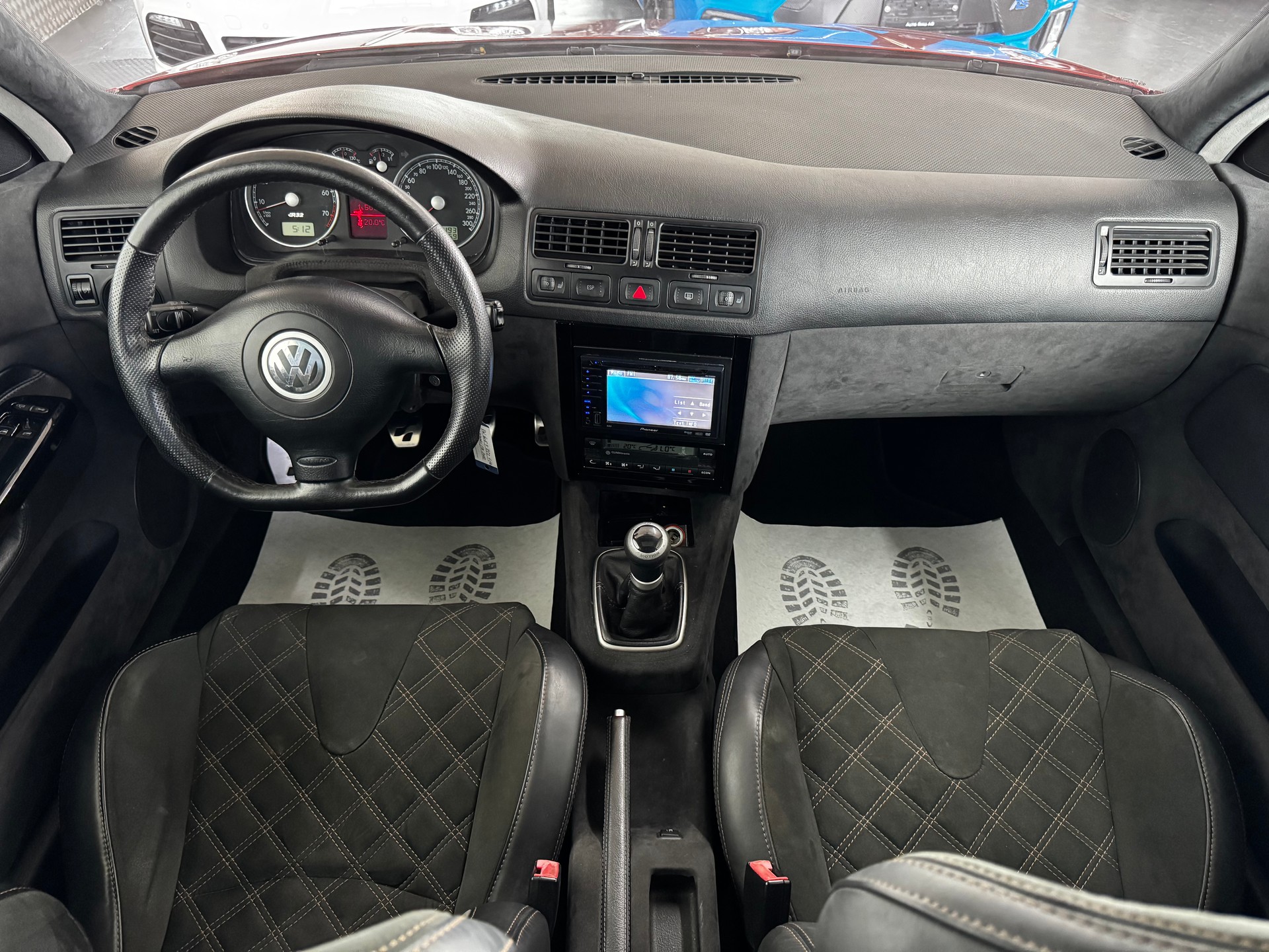 VW Golf R32 4Motion-image-15