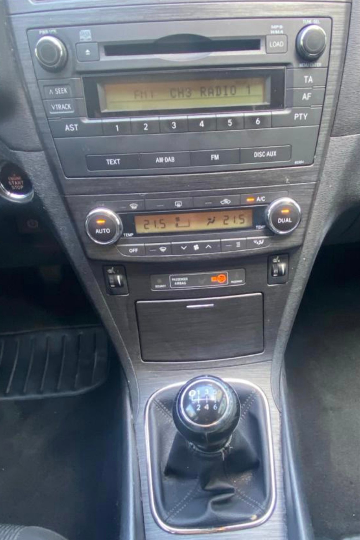 TOYOTA Avensis Sportswagon 2.2D-4D Linea Luna-image-8
