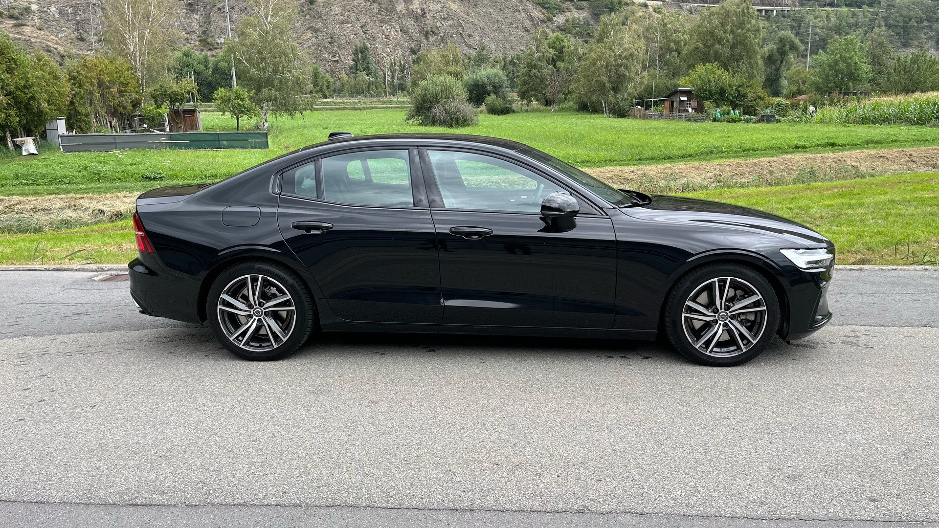 VOLVO S60 B5 AWD Benzin Mild Hybrid Plus Dark Geartronic-image-5