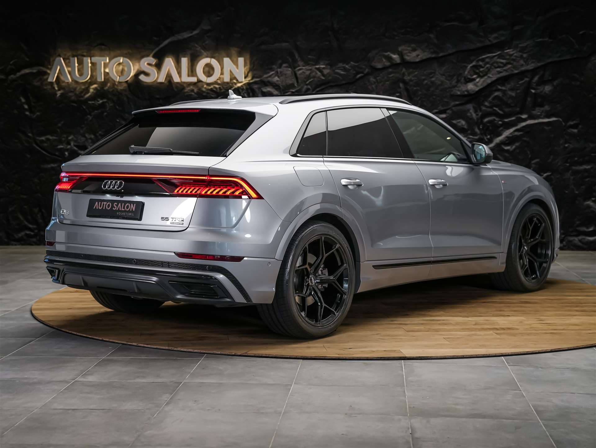 AUDI Q8 55 TFSI quattro tiptronic *22" Felgen*Panorama*B&O*Sitzbelüftung*Head-Up*-image-5