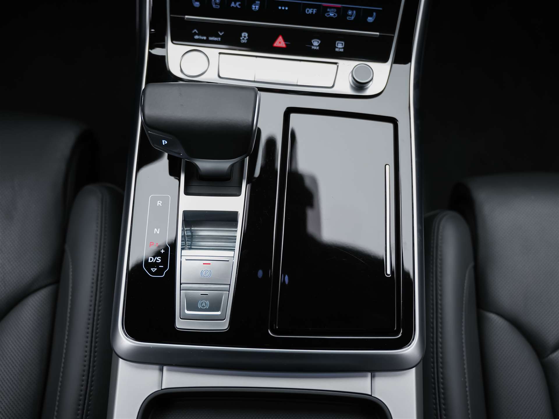 AUDI Q8 55 TFSI quattro tiptronic *22" Felgen*Panorama*B&O*Sitzbelüftung*Head-Up*-image-24