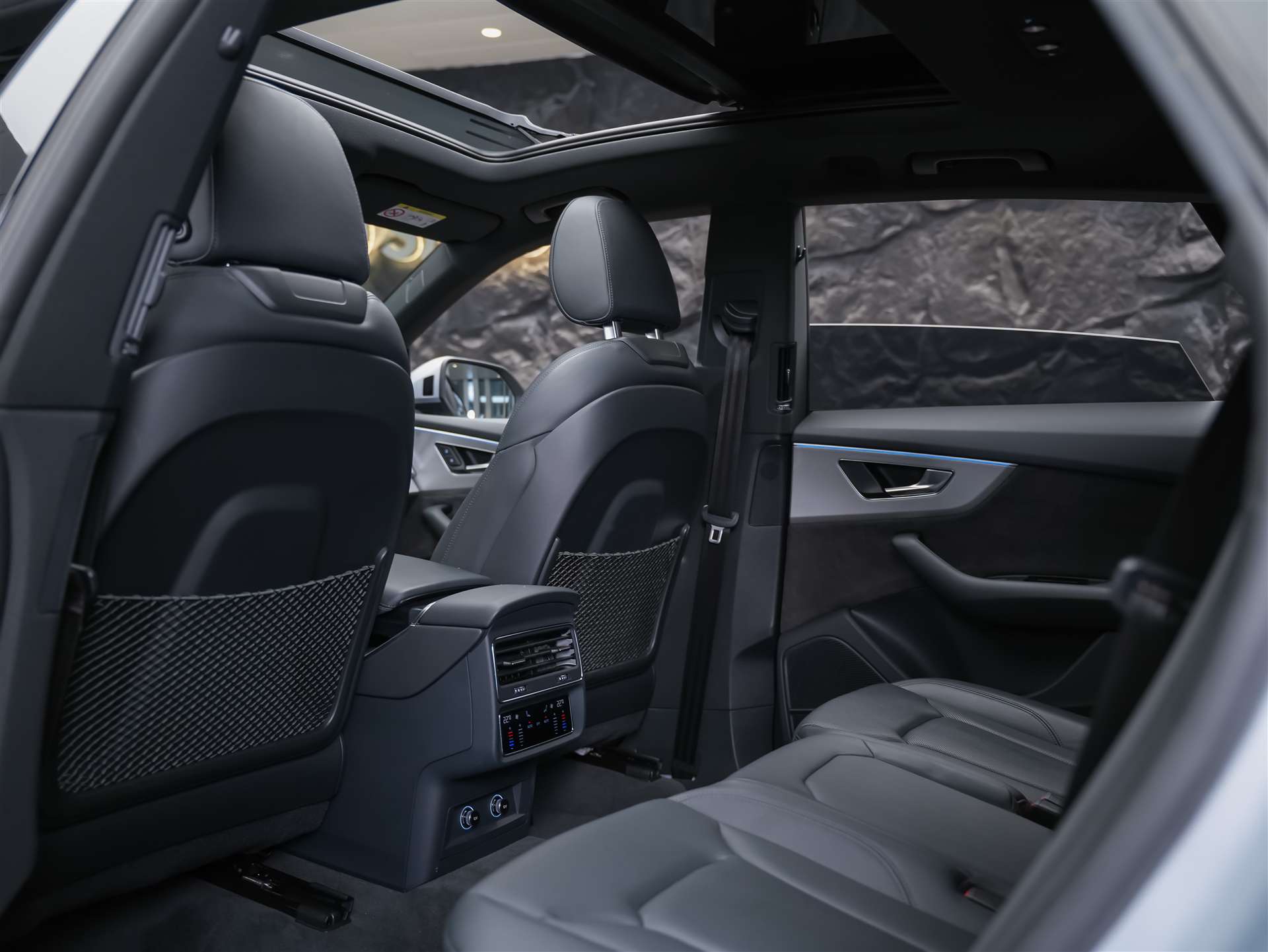 AUDI Q8 55 TFSI quattro tiptronic *22" Felgen*Panorama*B&O*Sitzbelüftung*Head-Up*-image-12